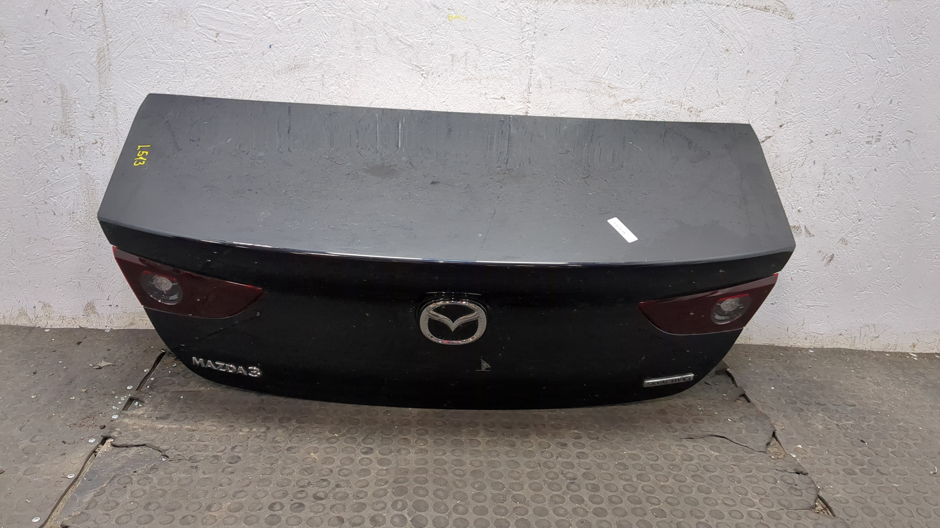 Дверь багажника