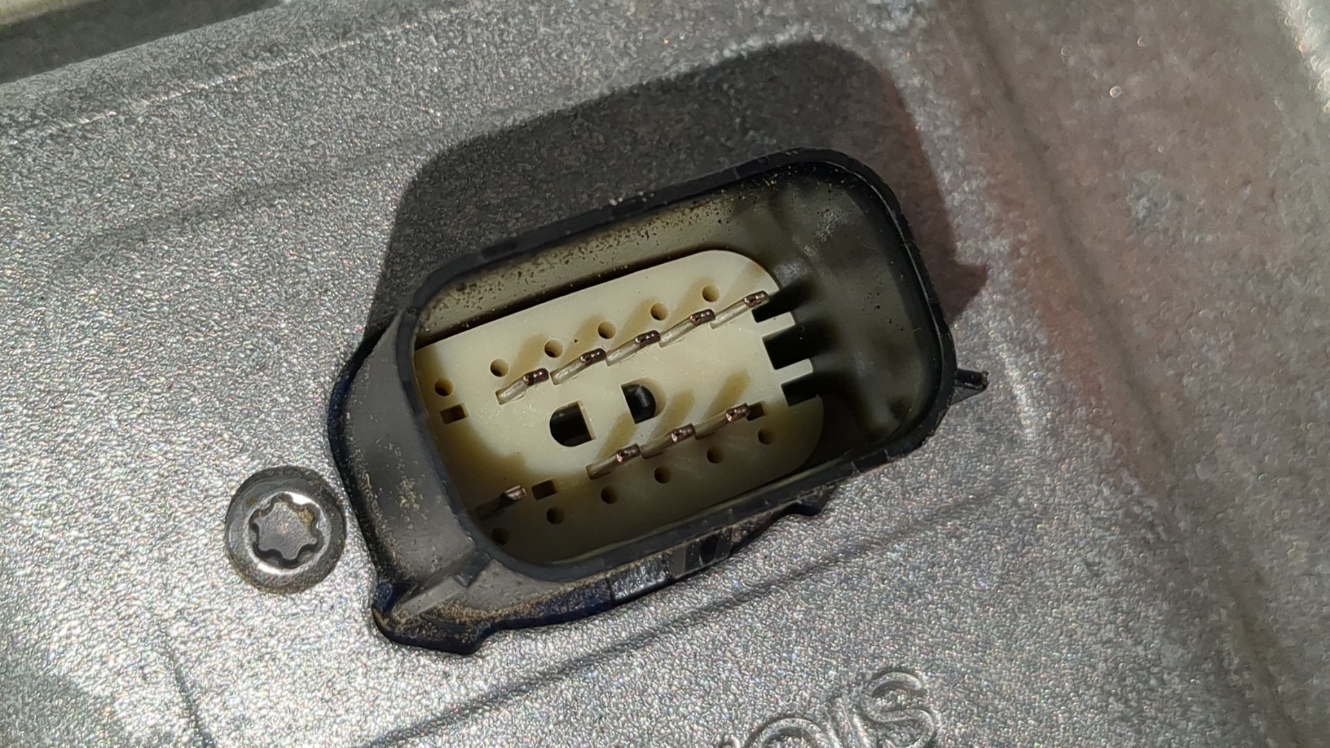 Преобразователь напряжения (адаптер)