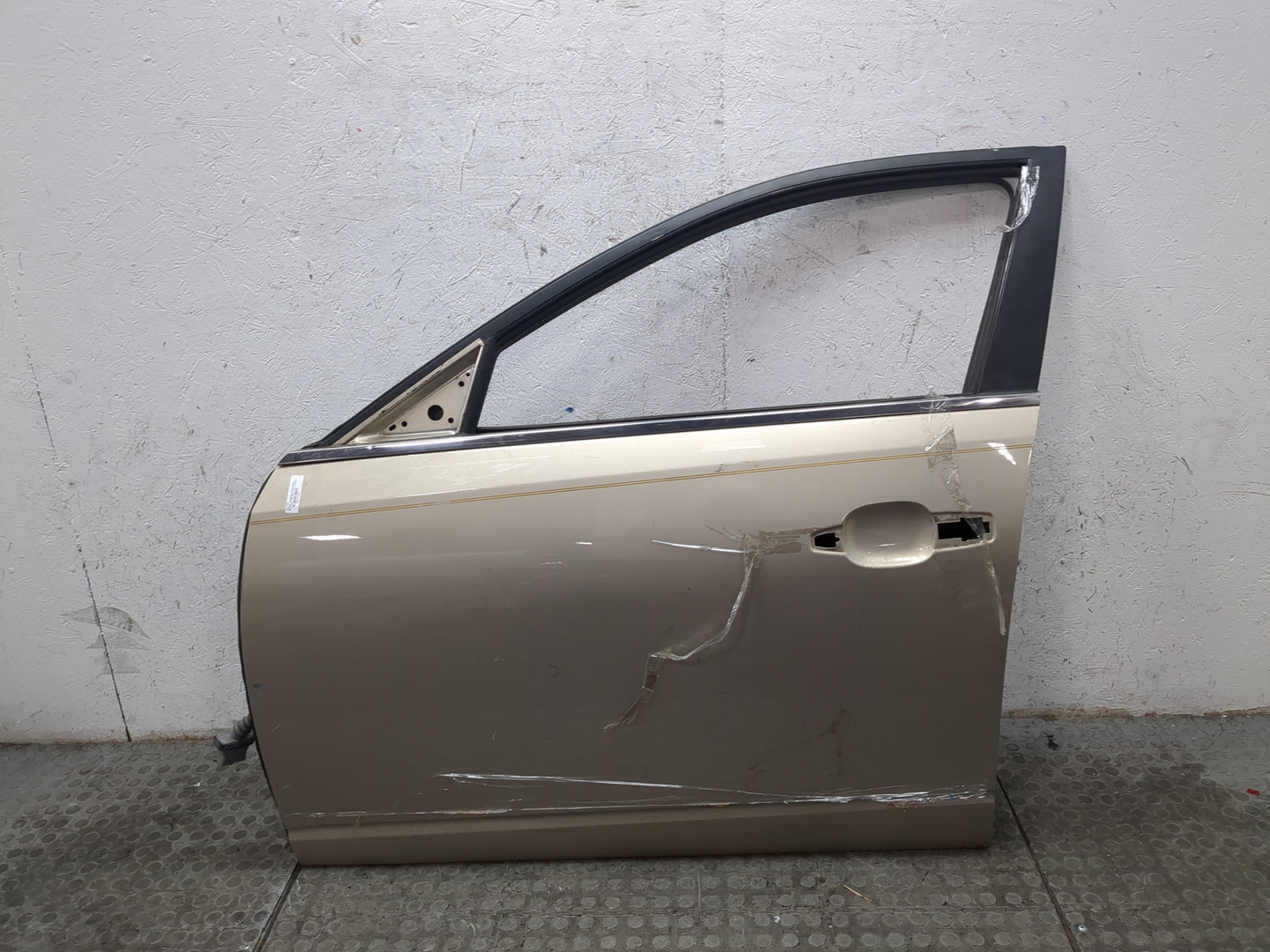 Дверь передняя левая