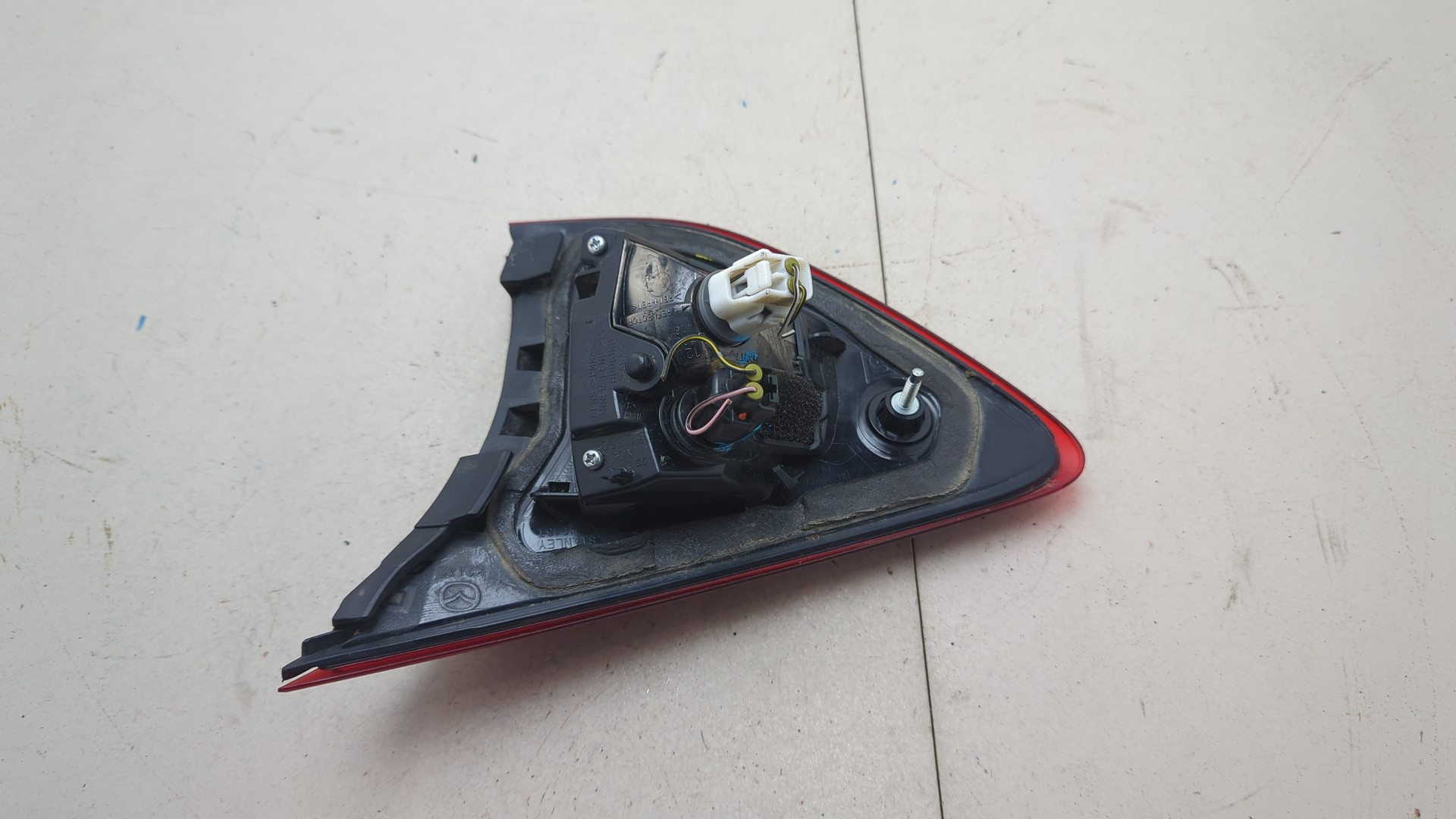 Фонарь задний внутренний правый