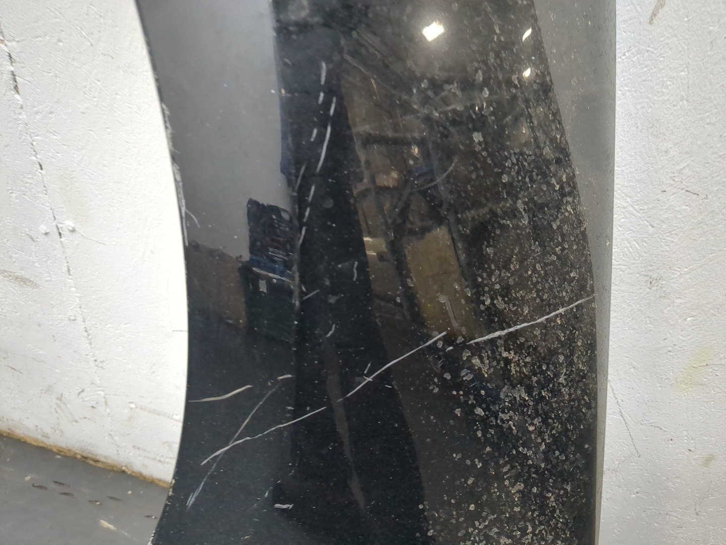 Крыло переднее левое