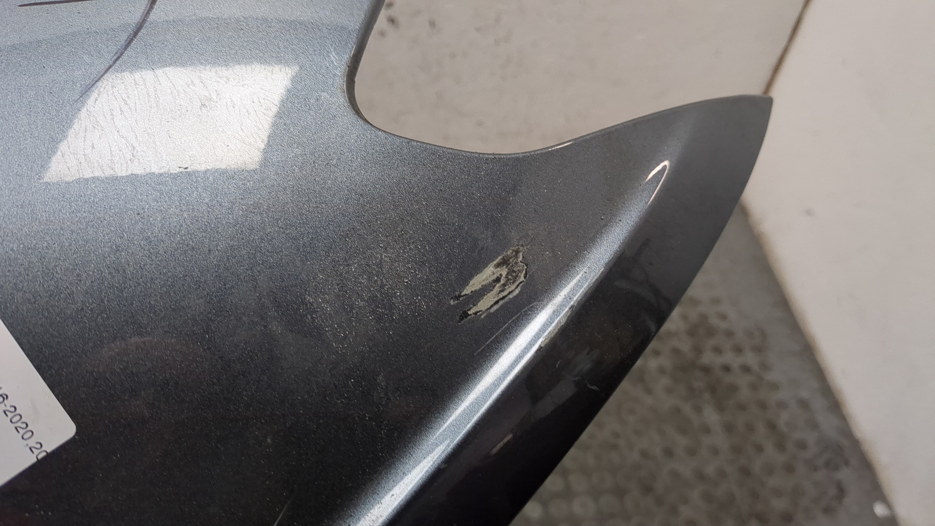 Крыло переднее левое