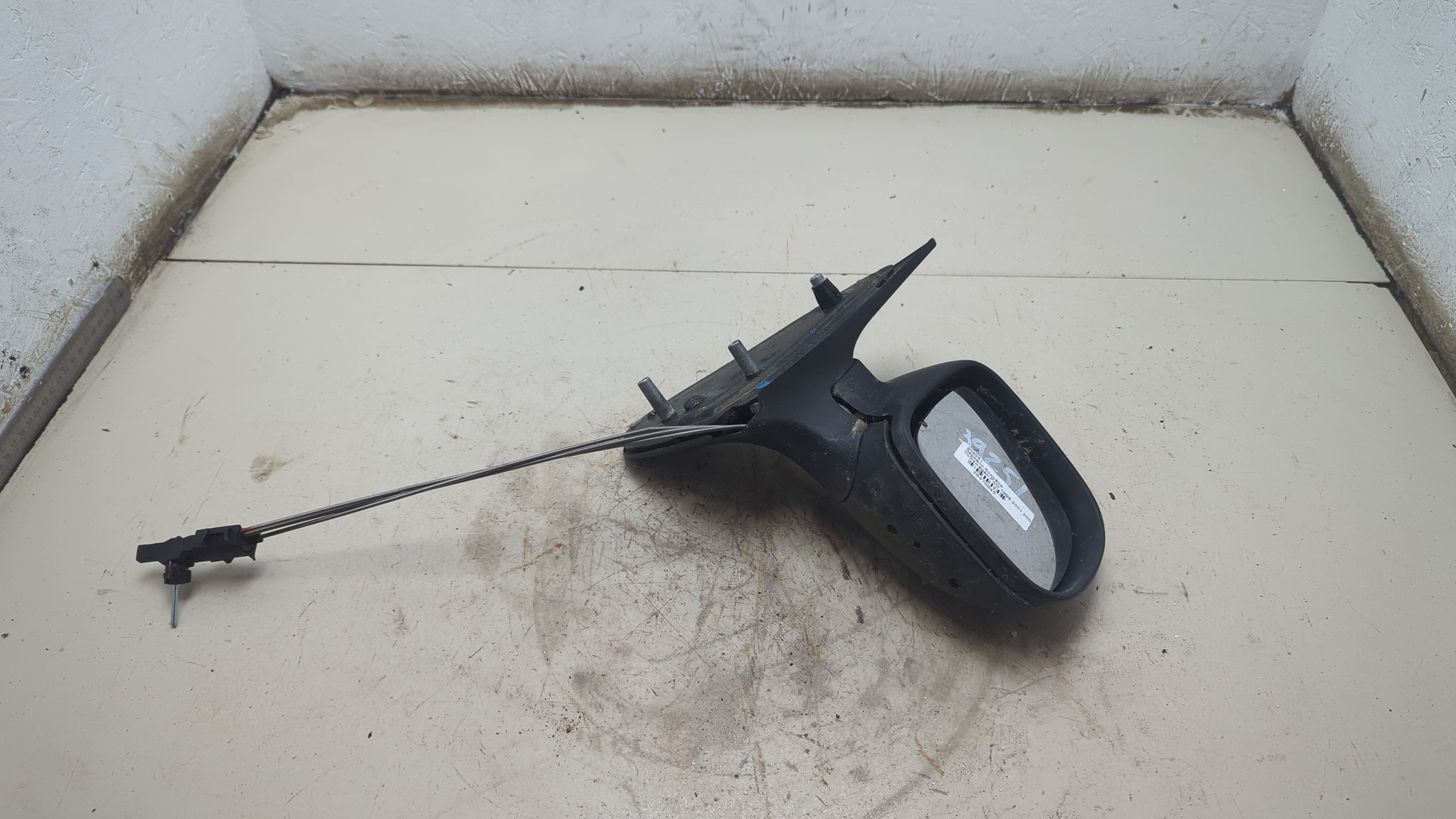 Зеркало правое электрическое