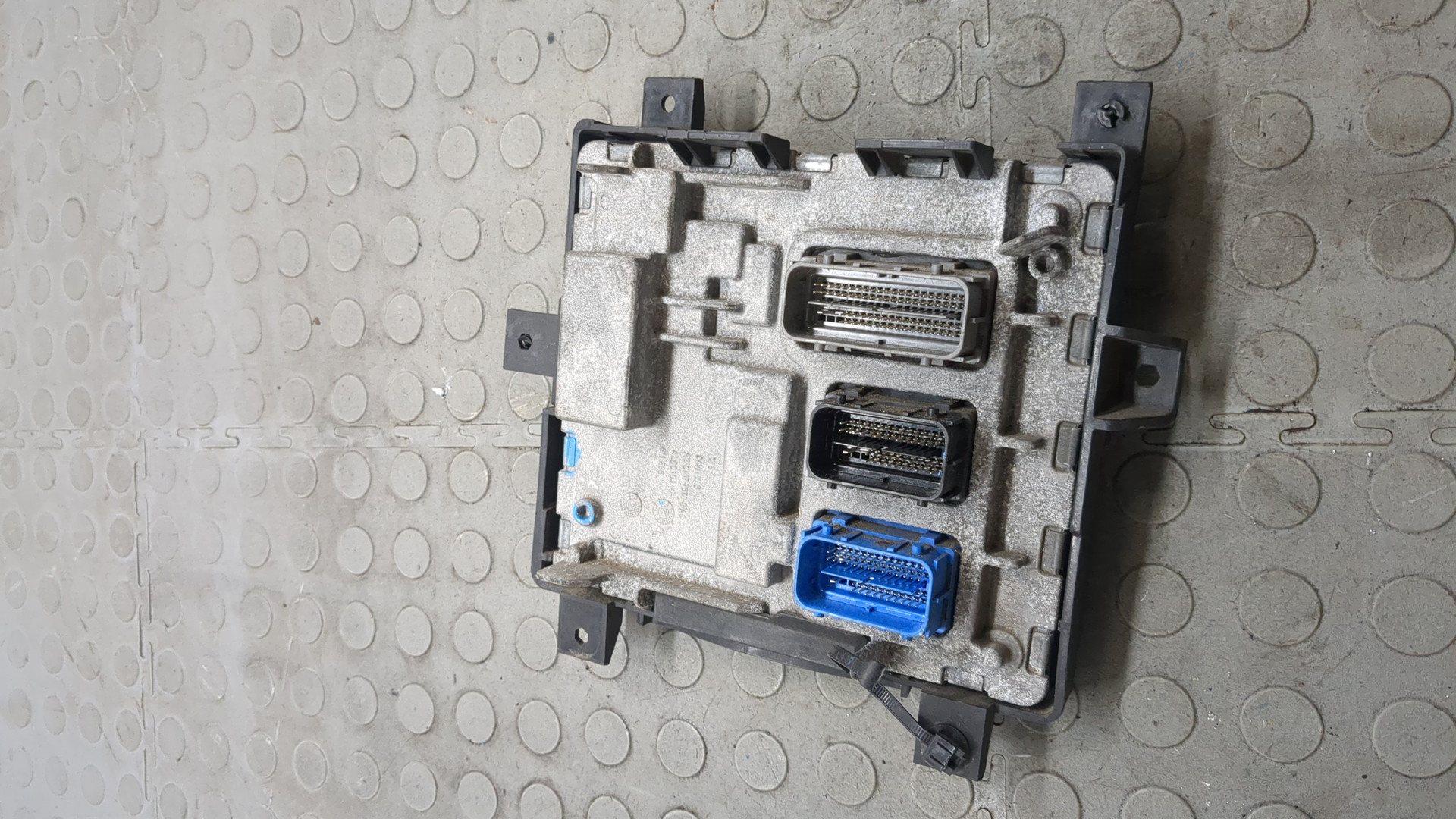 Блок управления двигателем