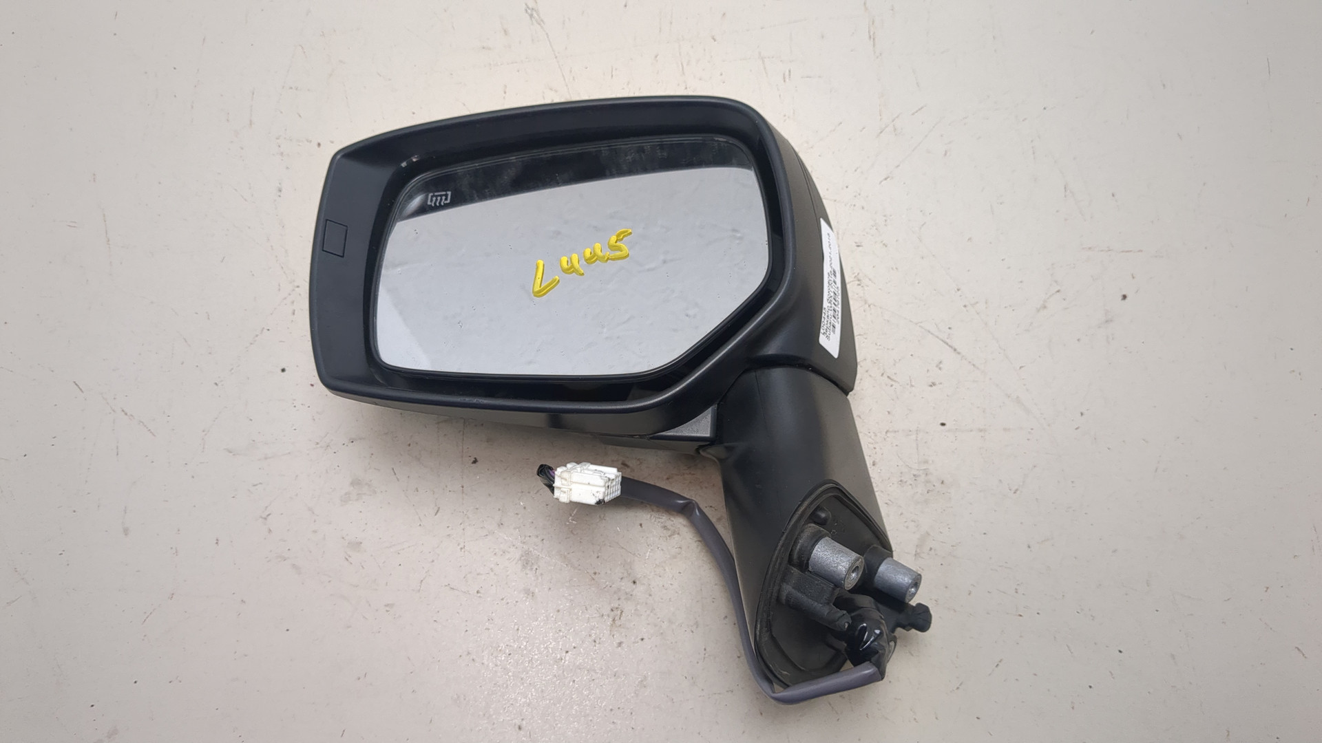 Зеркало левое электрическое