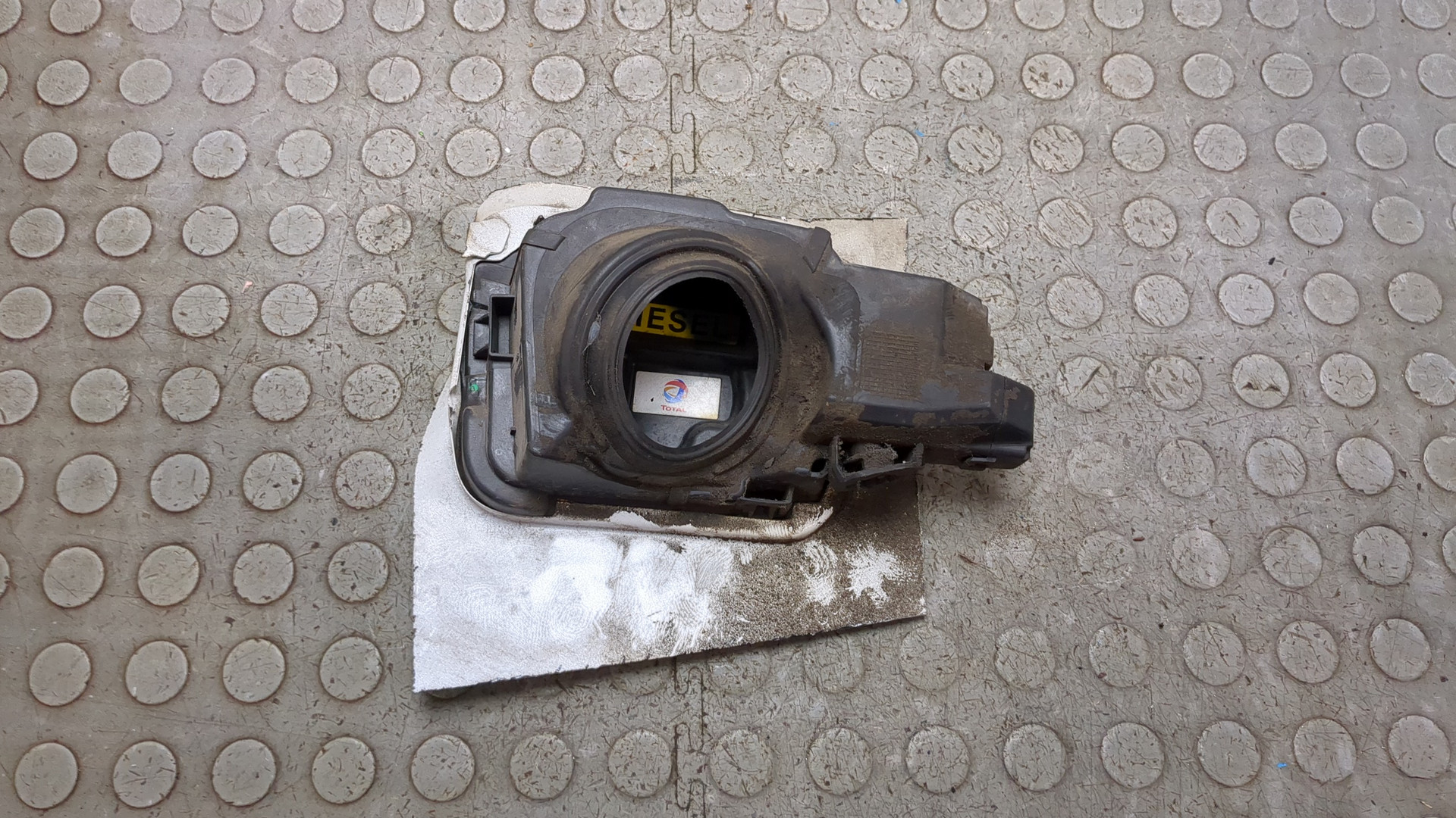 Лючок бензобака