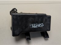  Блок предохранителей Mitsubishi Pajero / Montero 2000-2006 20479931 #1