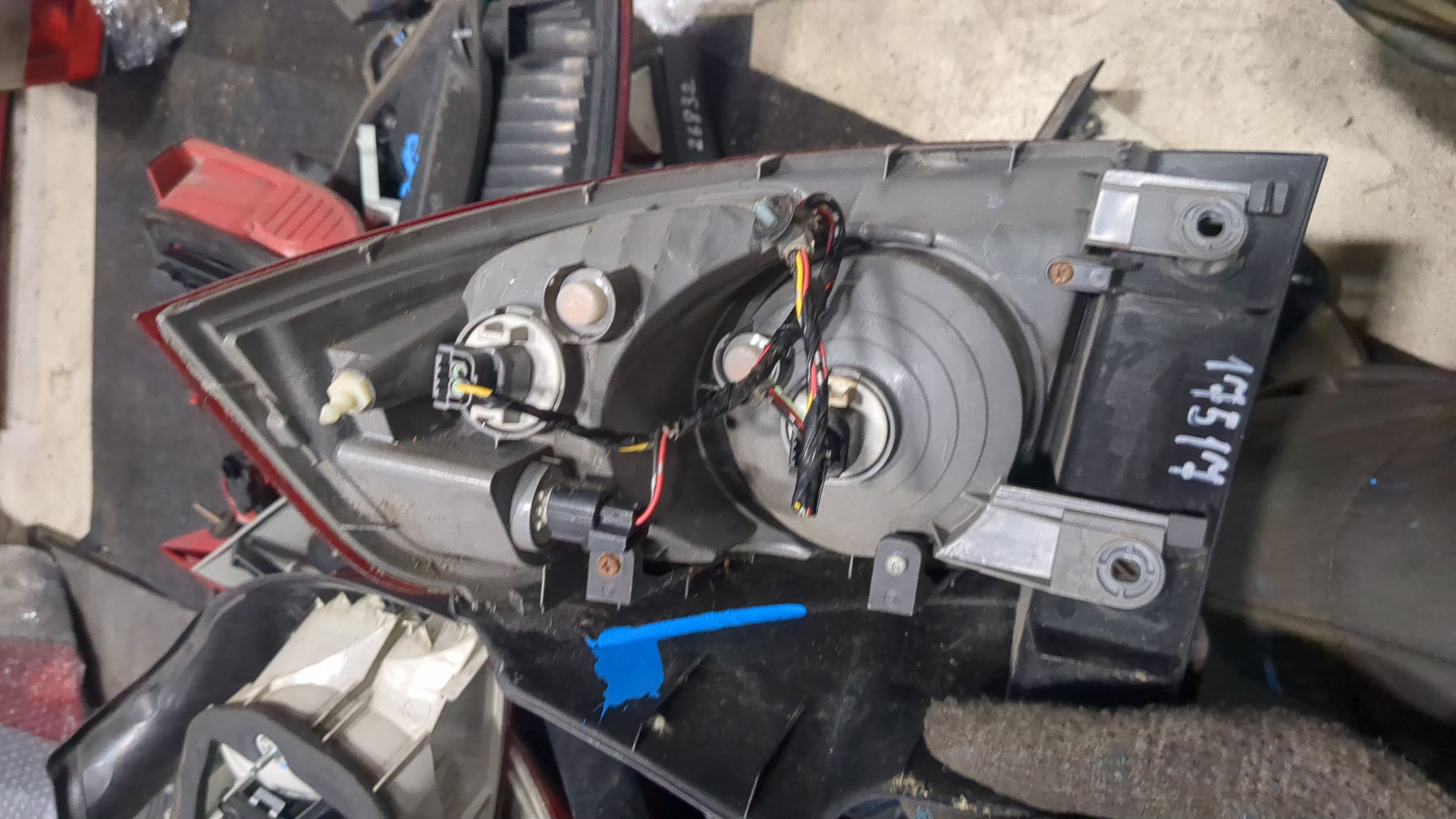 Фонарь задний левый