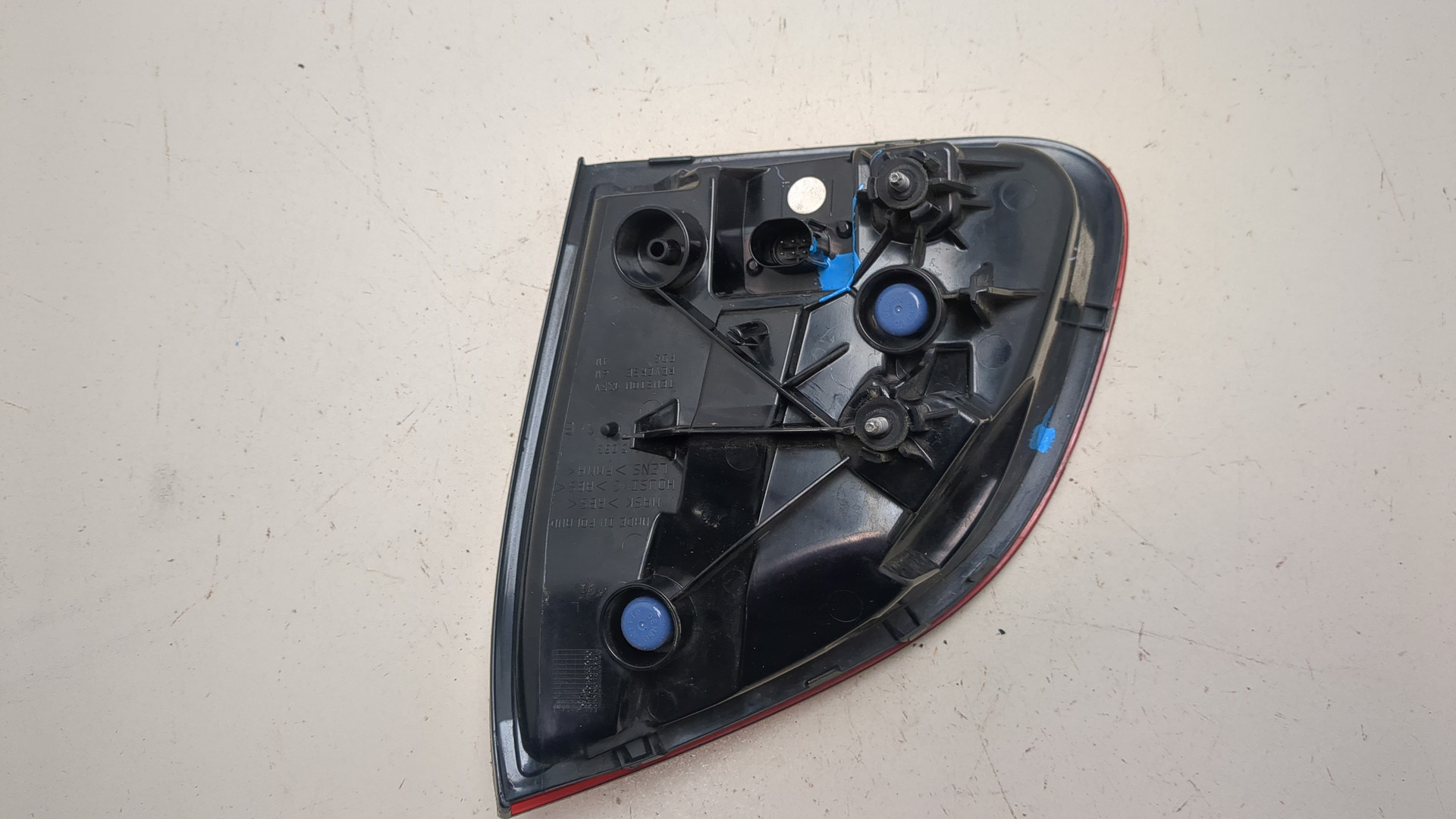 Фонарь задний внутренний левый