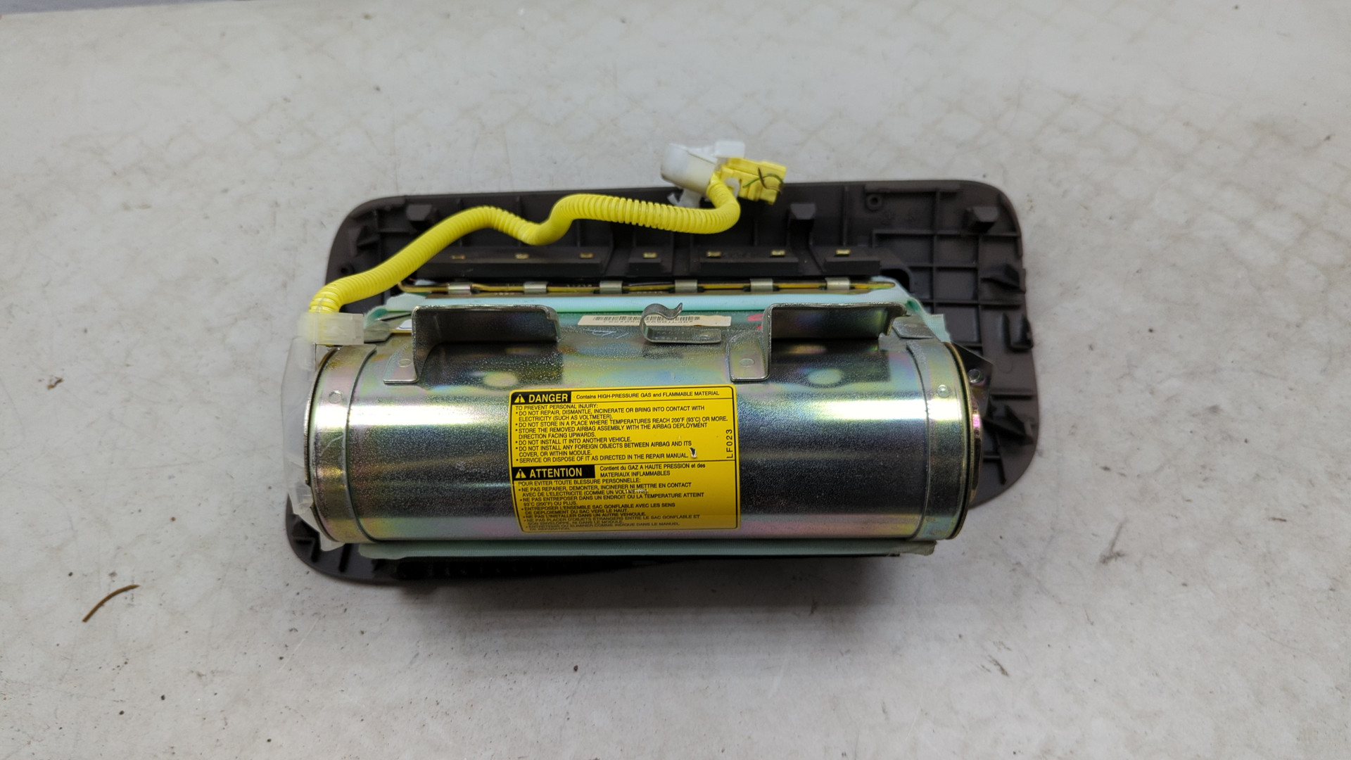 Подушка безопасности пассажирская (в торпедо)