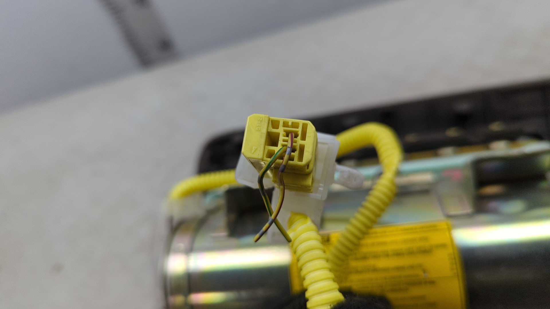 Подушка безопасности пассажирская (в торпедо)