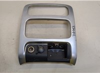  Рамка под магнитолу Jeep Liberty 2002-2006 20484298 #1