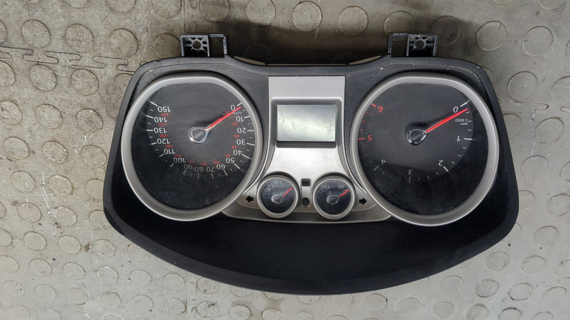 Панель приборов