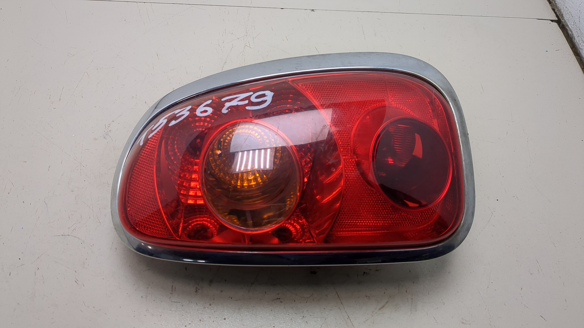 Фонарь задний правый