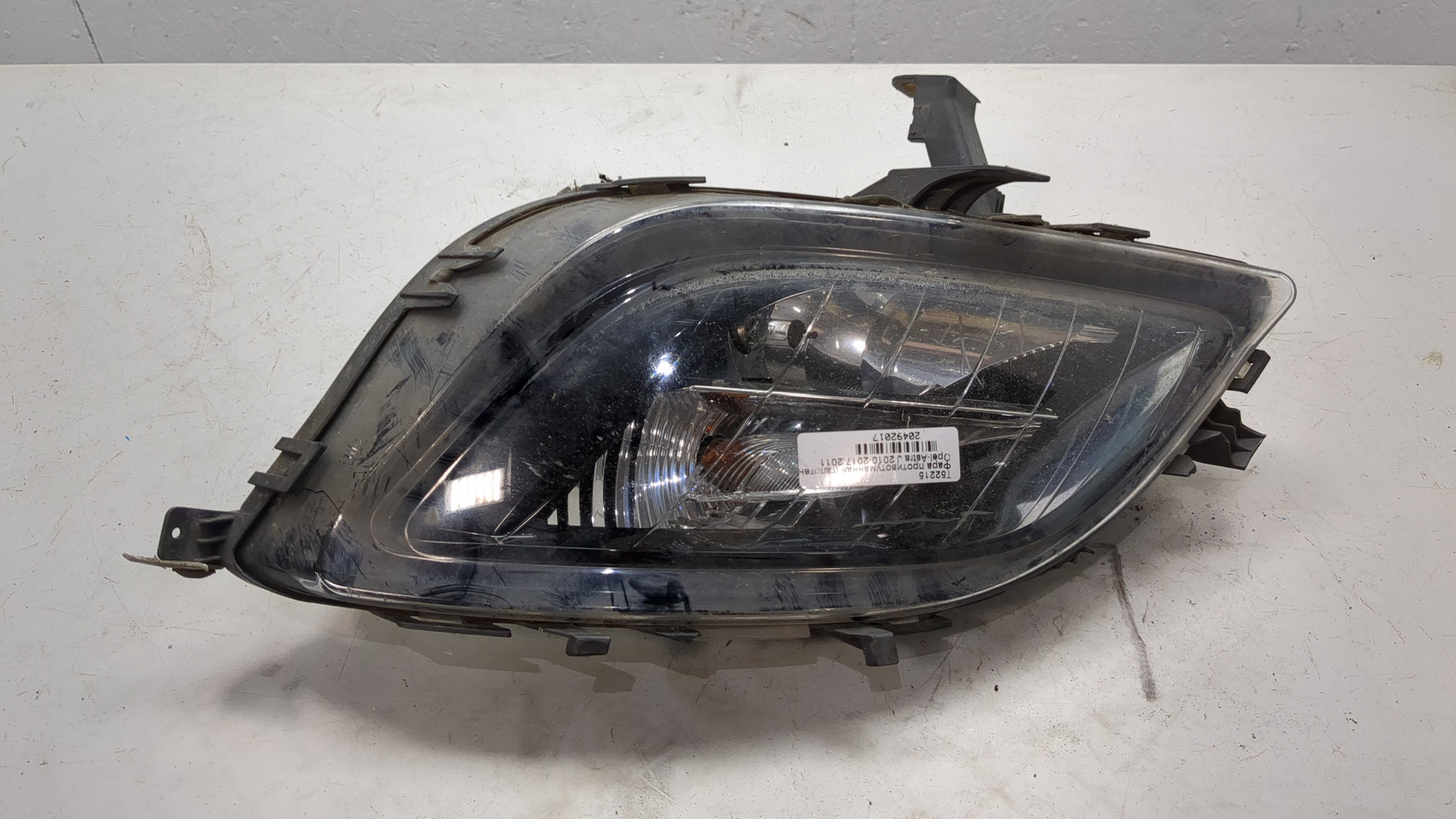 Фара противотуманная левая