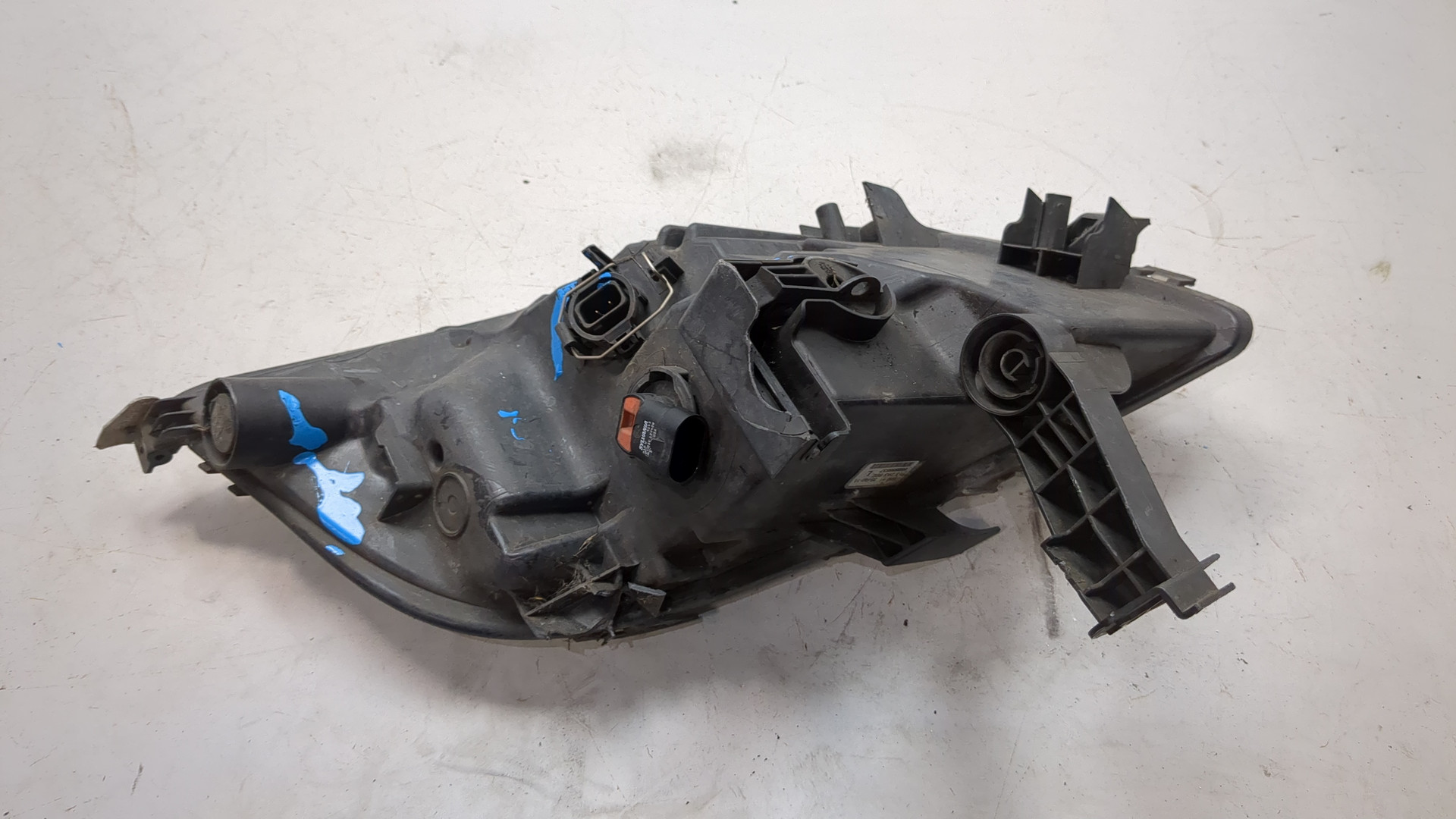 Фара противотуманная левая