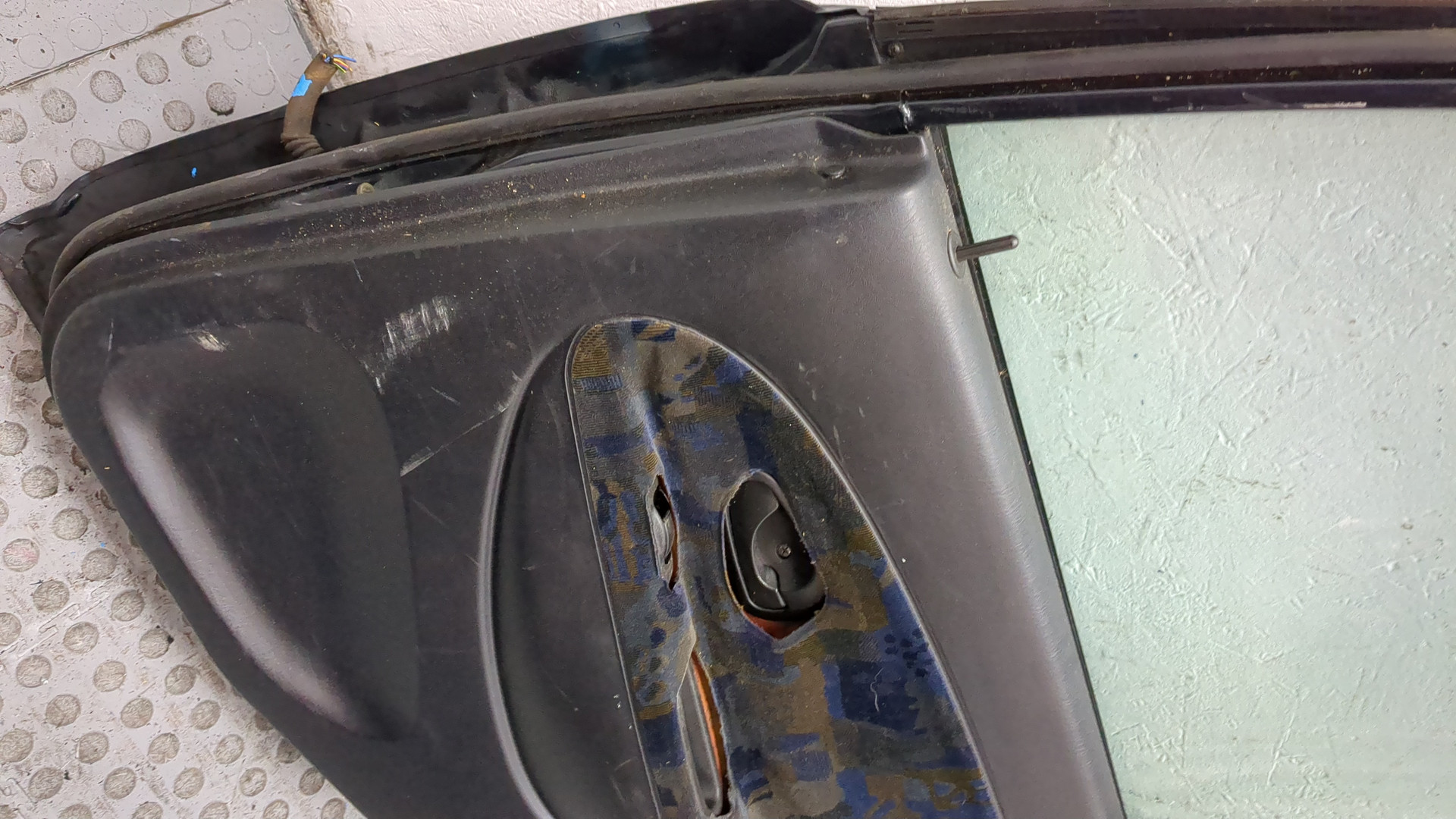 Дверь задняя правая