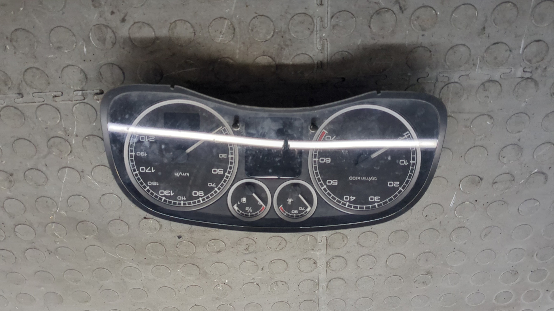 Панель приборов