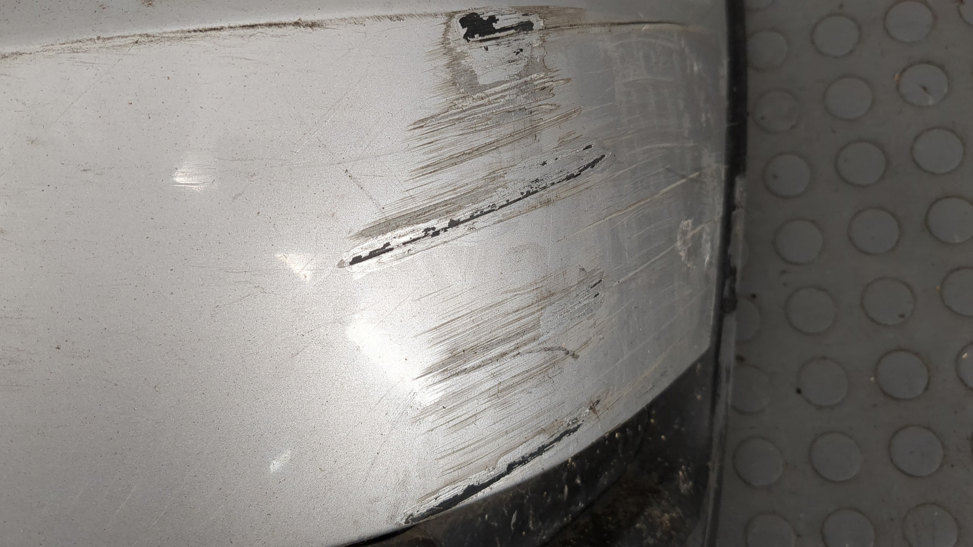 Бампер передний