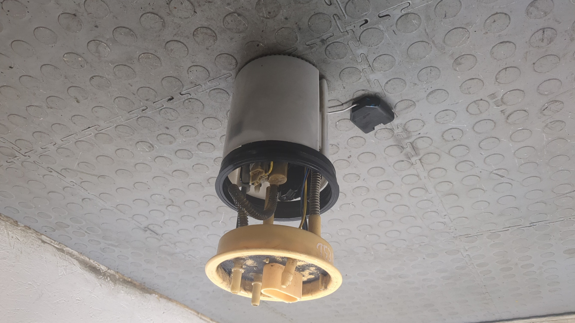 Насос топливный электрический