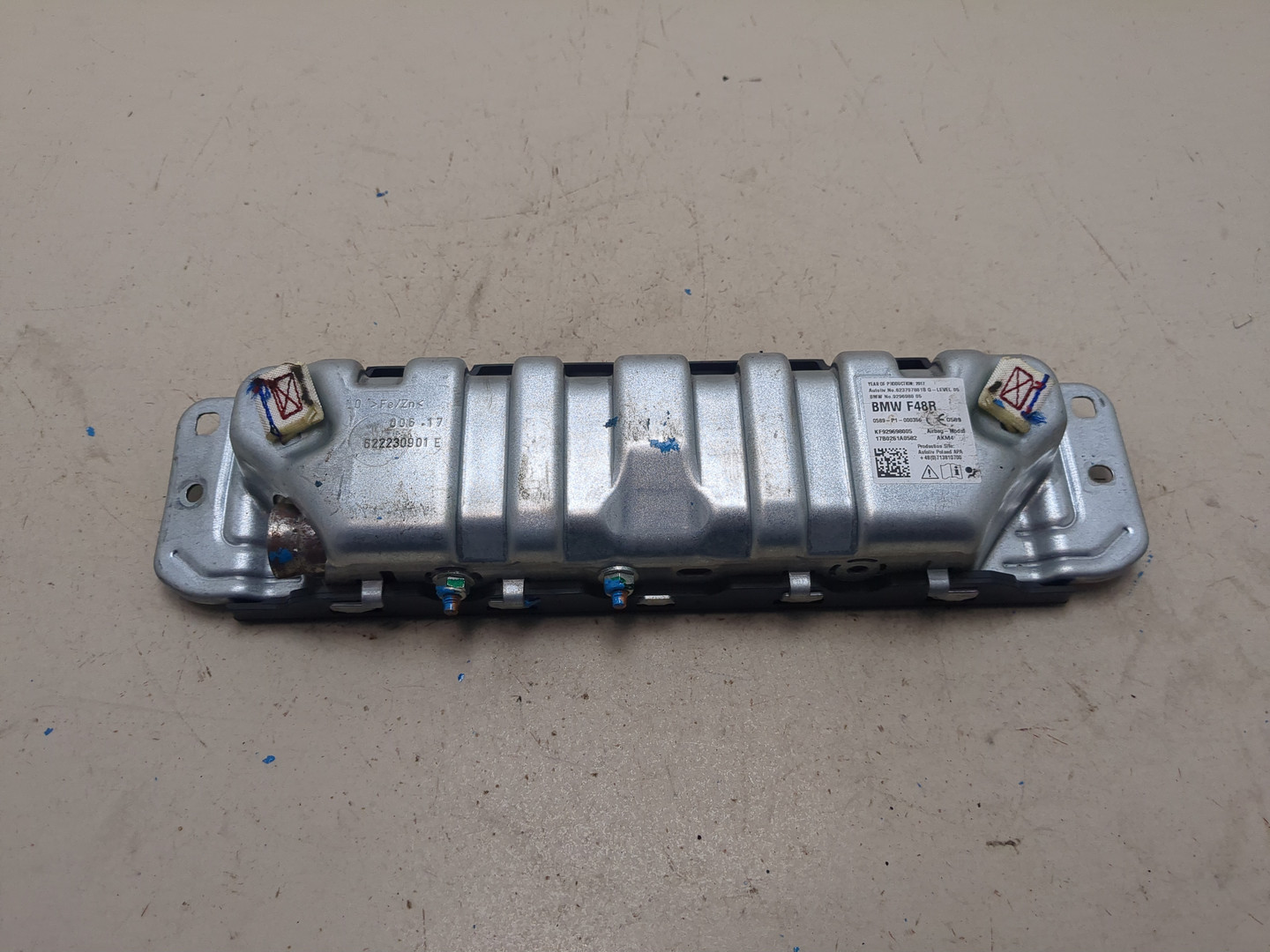 Подушка безопасности нижняя (для колен)