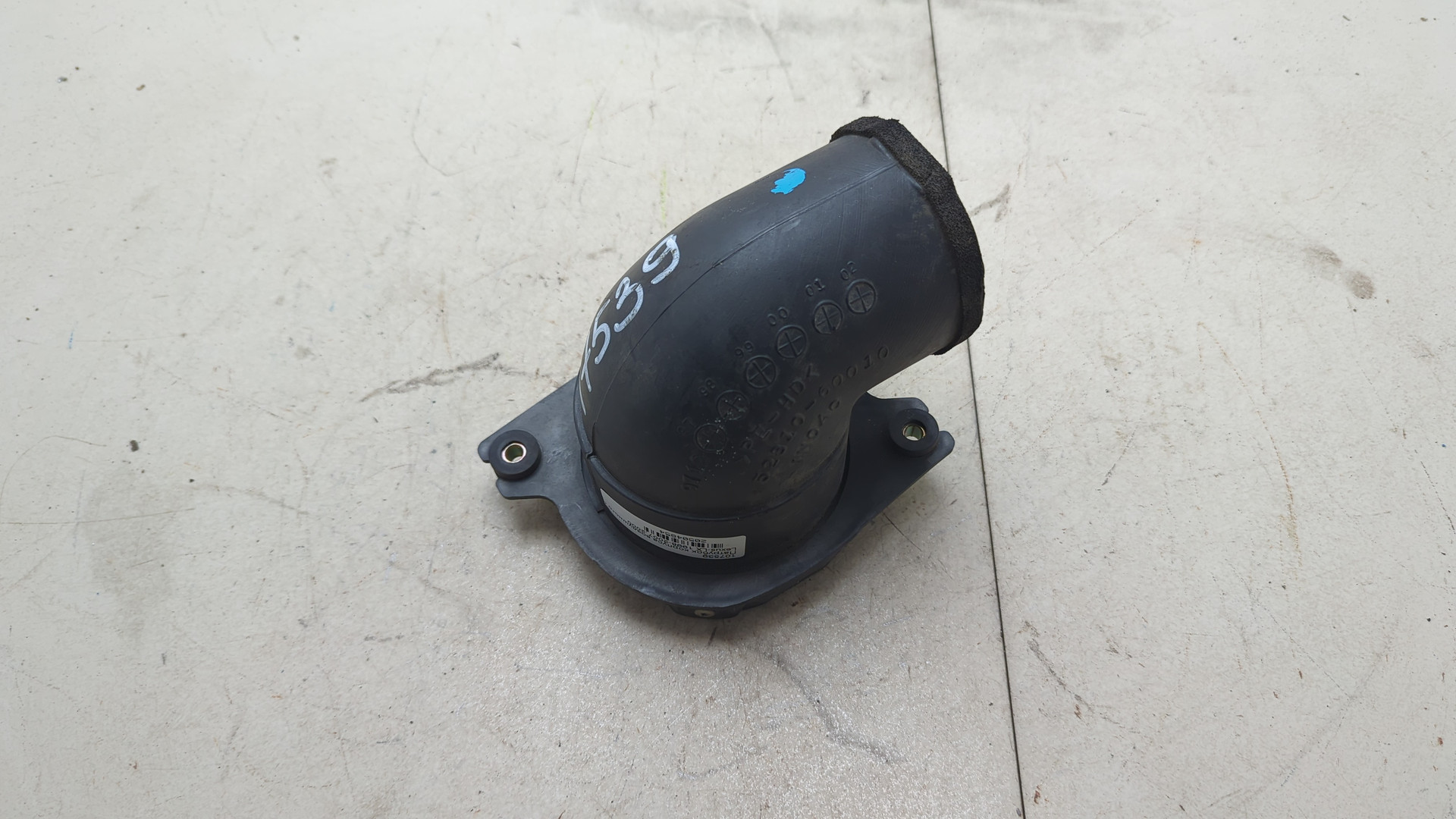 Патрубок воздушного фильтра