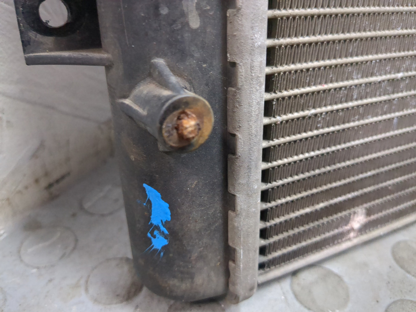 Радиатор охлаждения двигателя основной