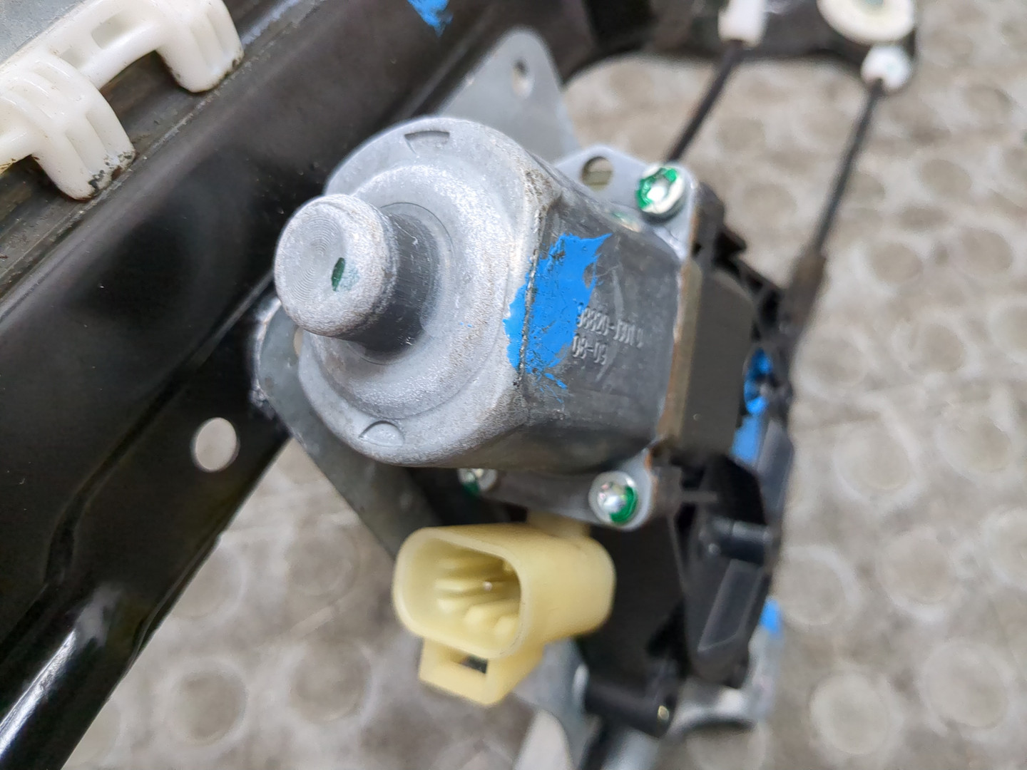 Стеклоподъемник электр. передний правый