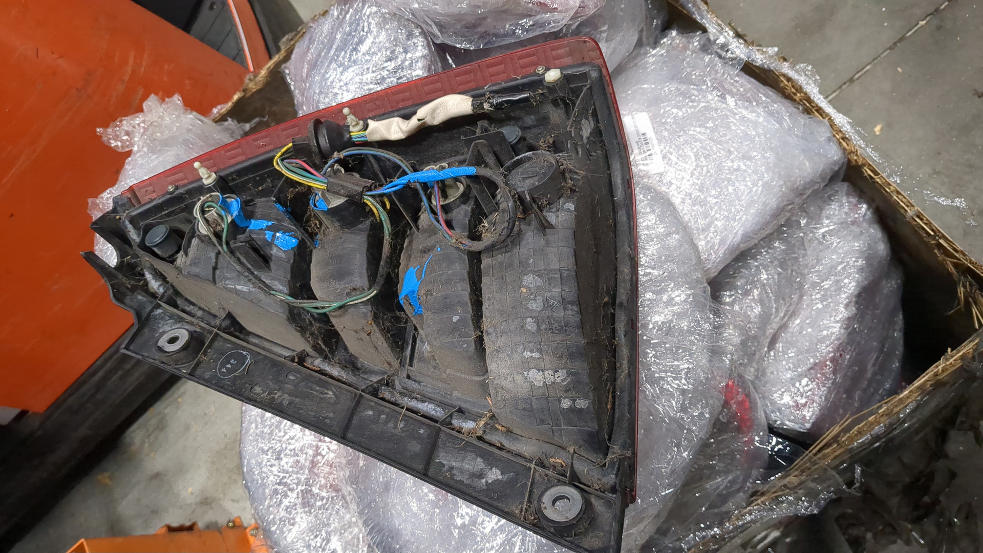 Фонарь задний левый