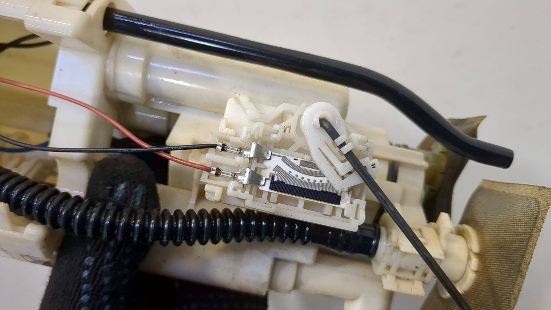 Насос топливный электрический