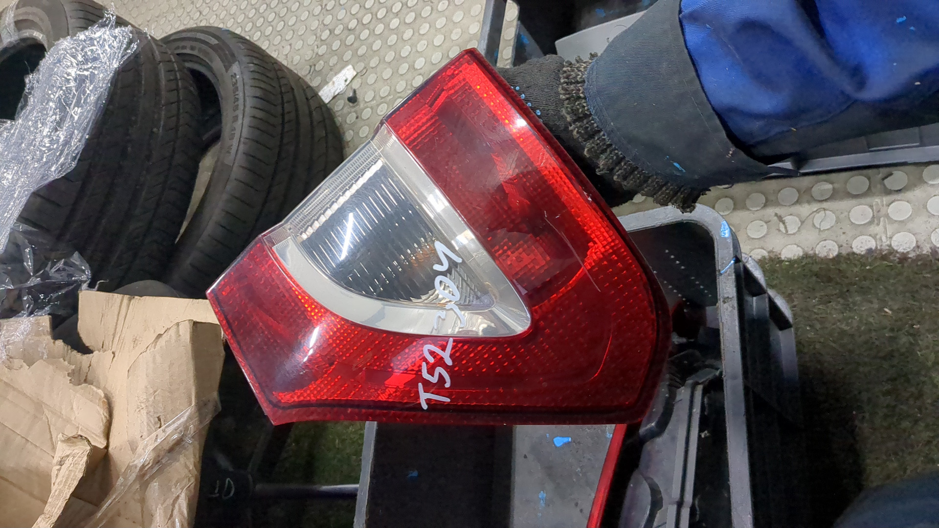 Фонарь задний левый