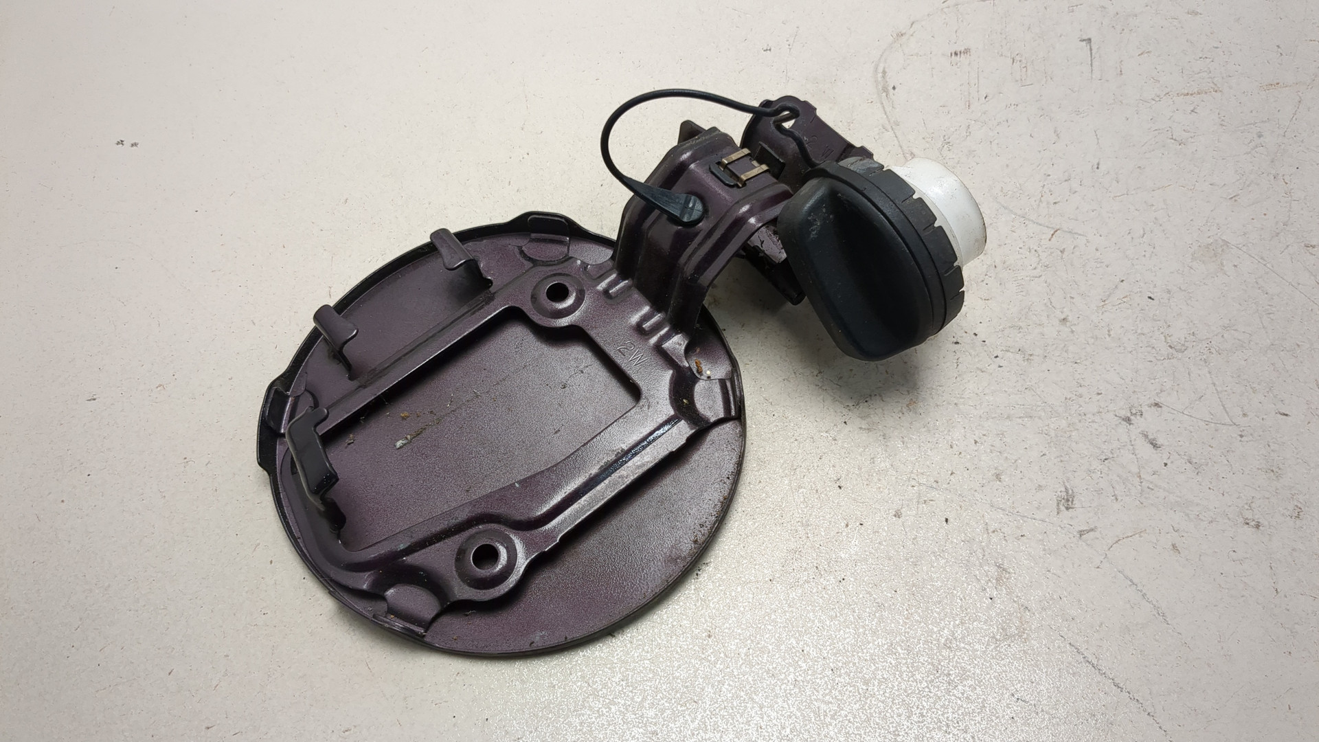 Лючок бензобака