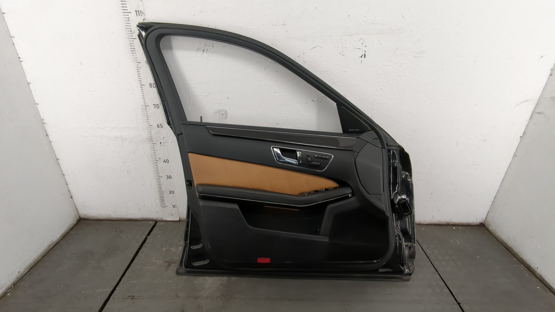 Дверь передняя левая