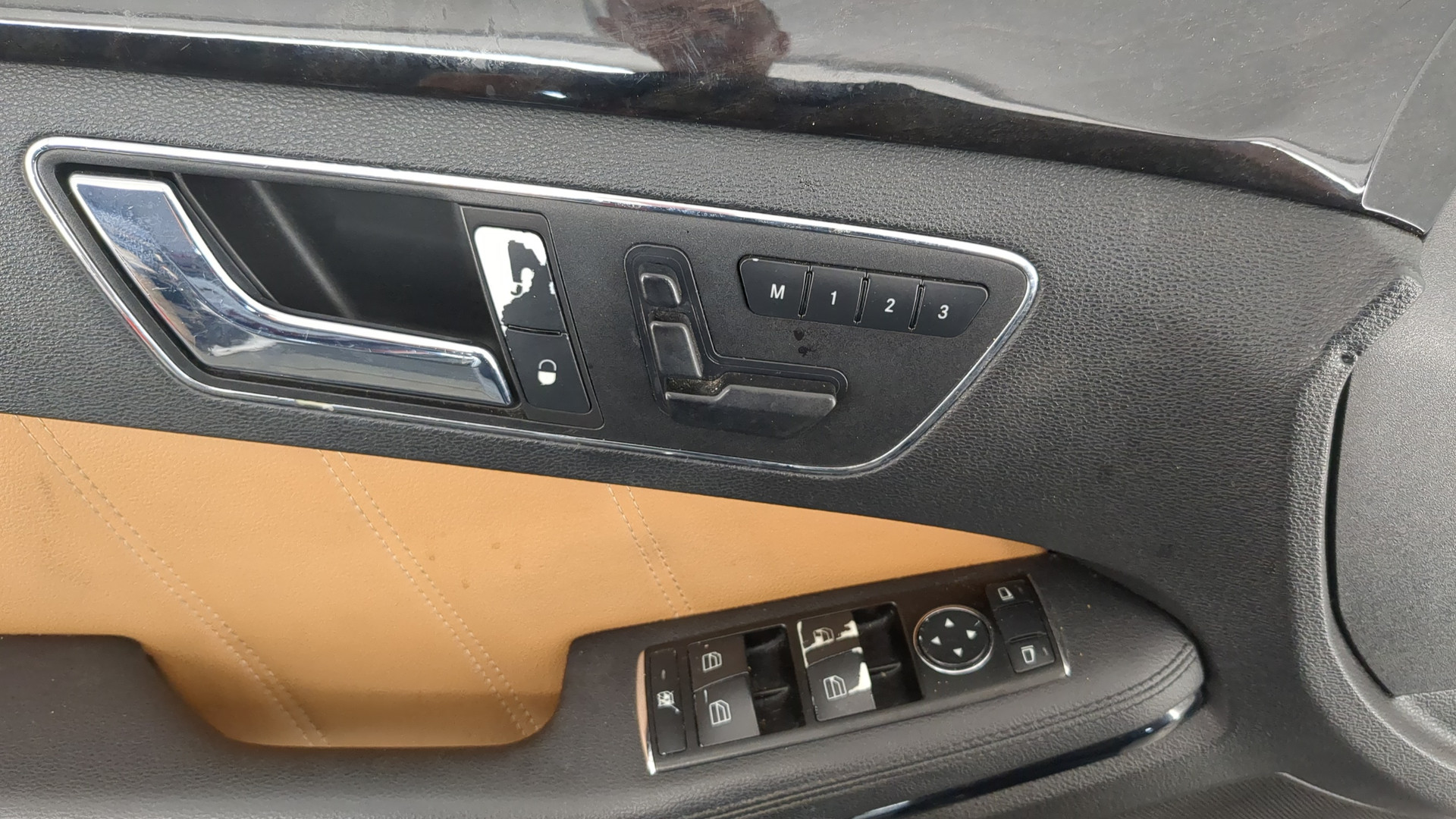 Дверь передняя левая