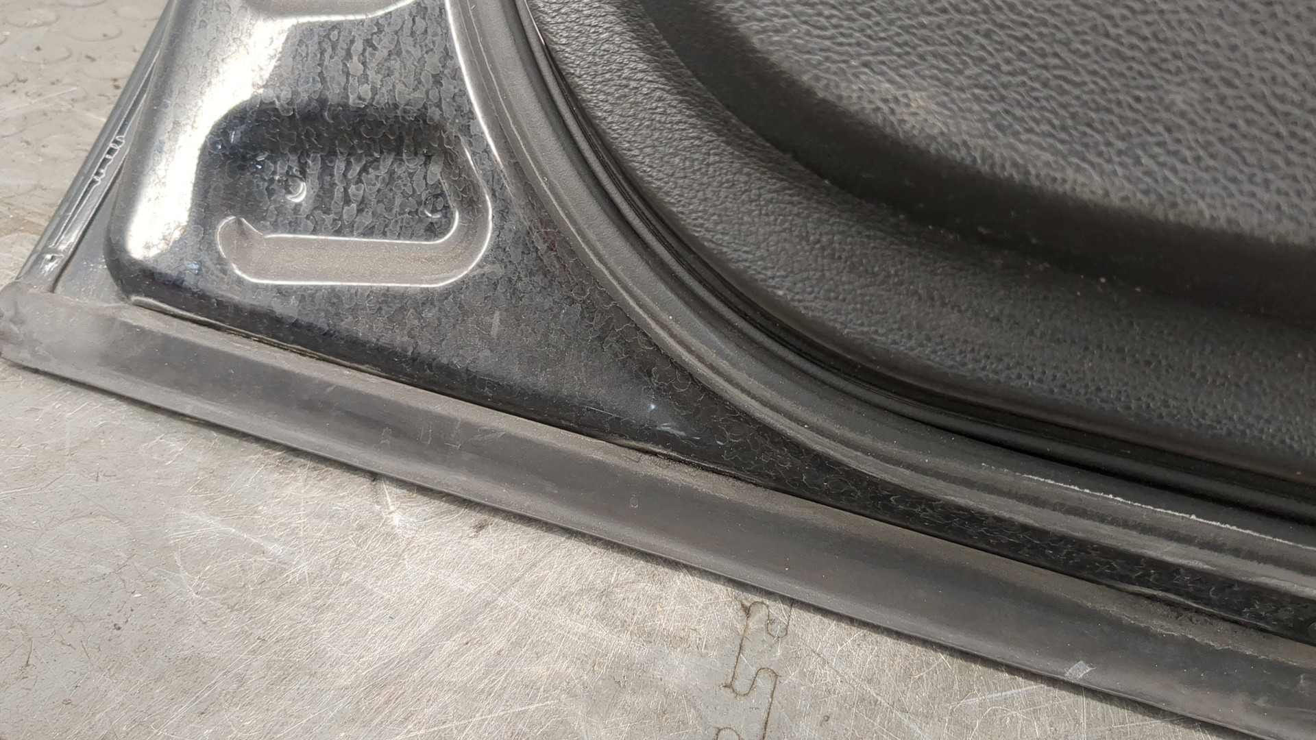 Дверь передняя левая