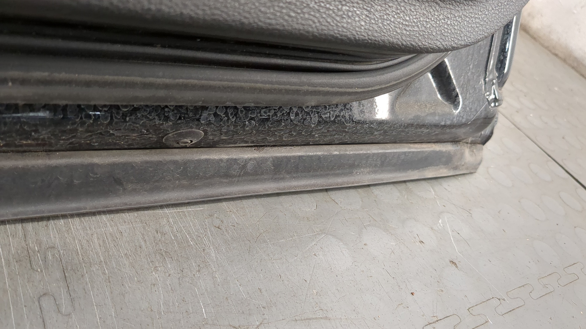 Дверь передняя левая