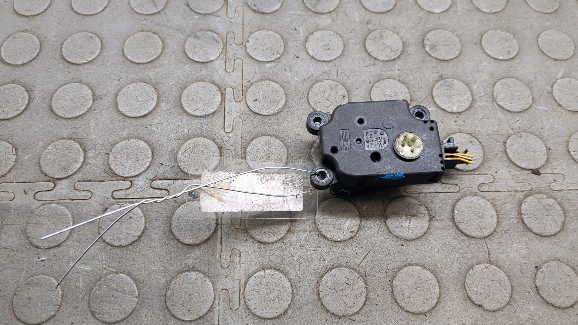 Моторчик заслонки печки