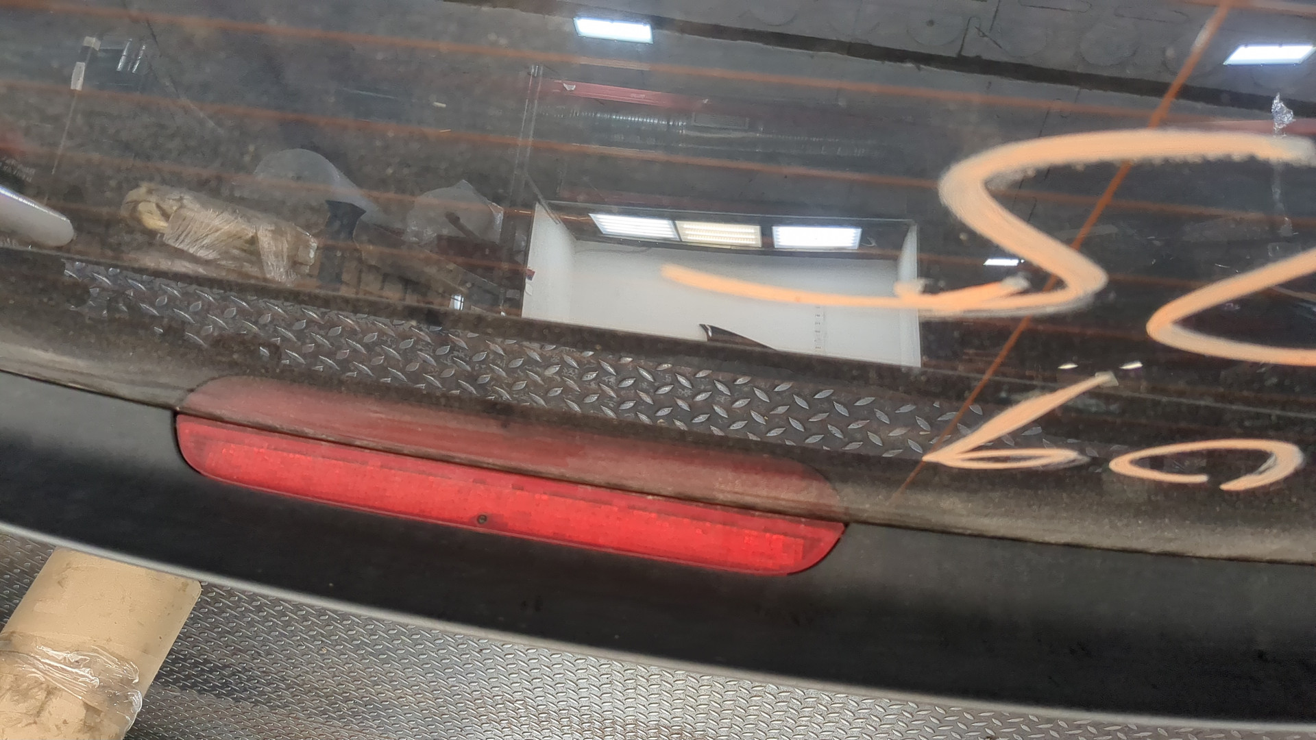 Дверь багажника