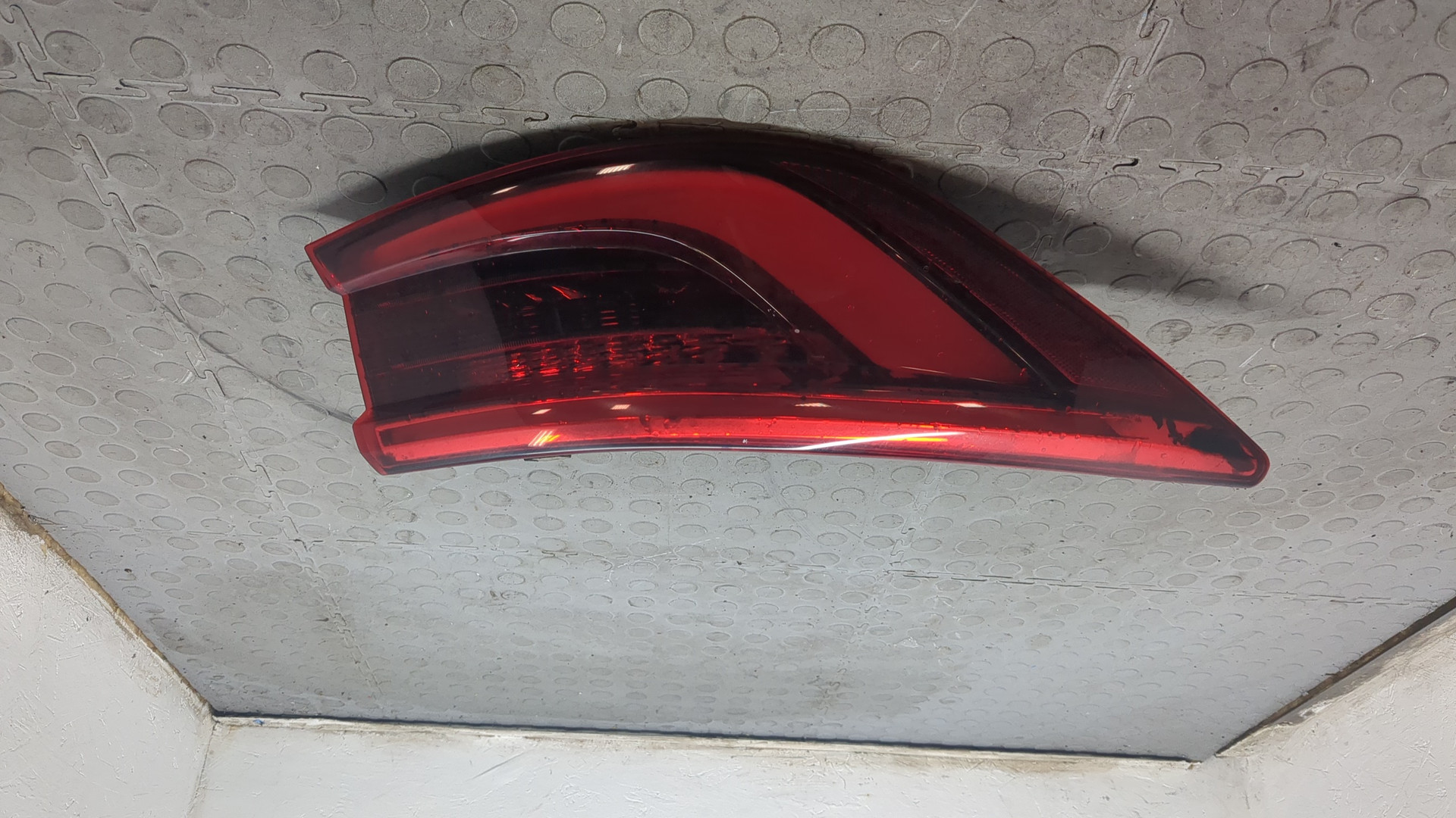 Фонарь задний левый