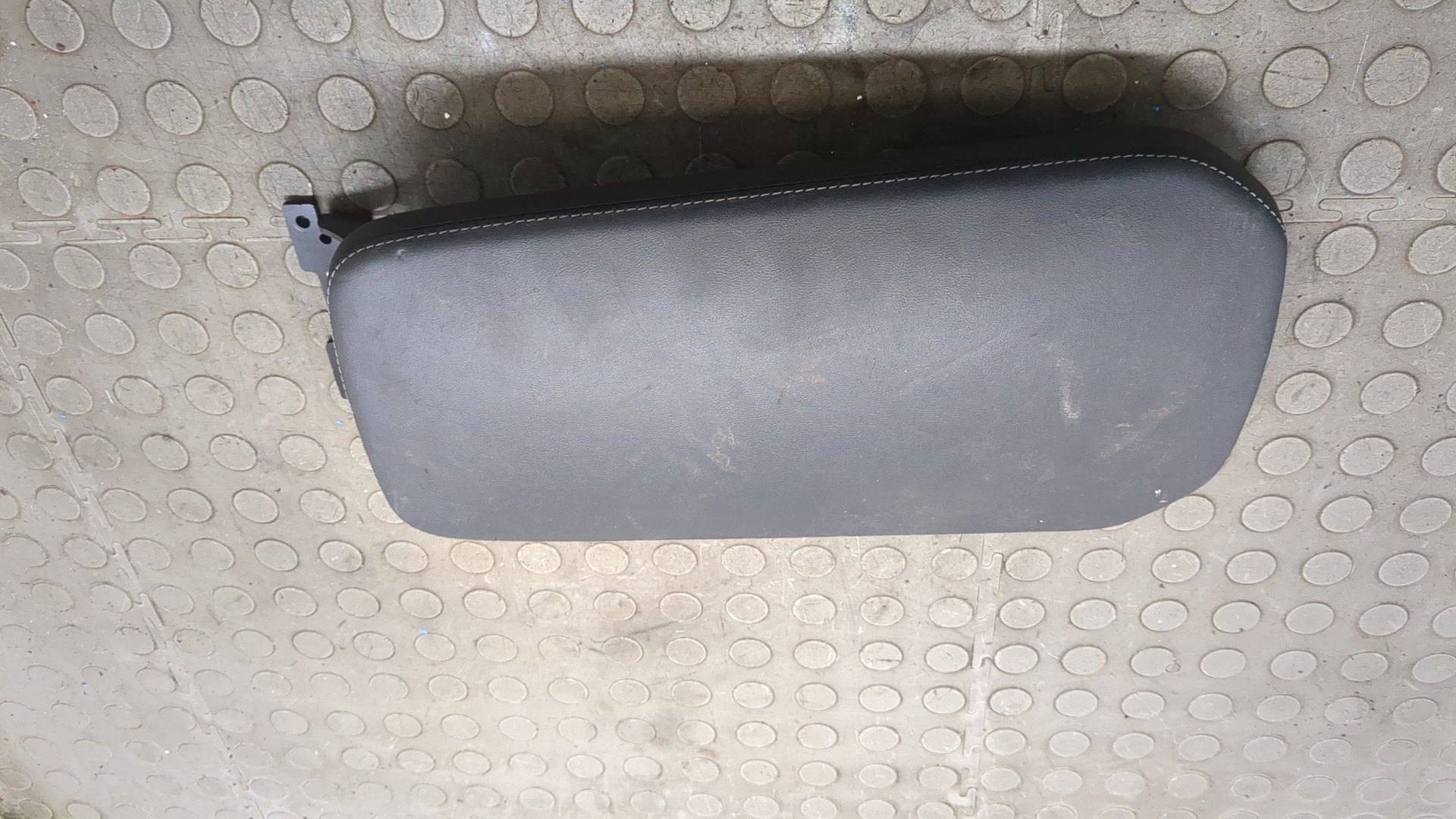 Подлокотник