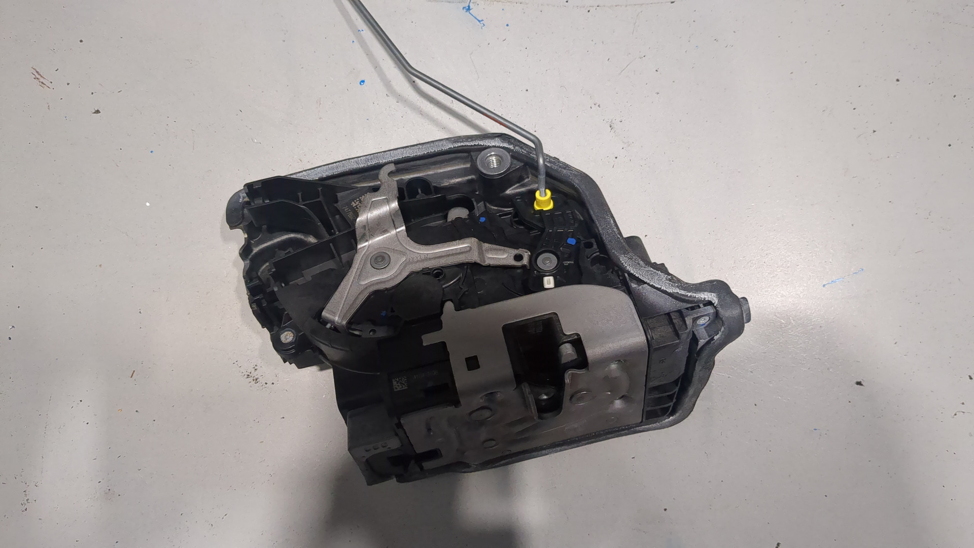 Замок двери задней правой