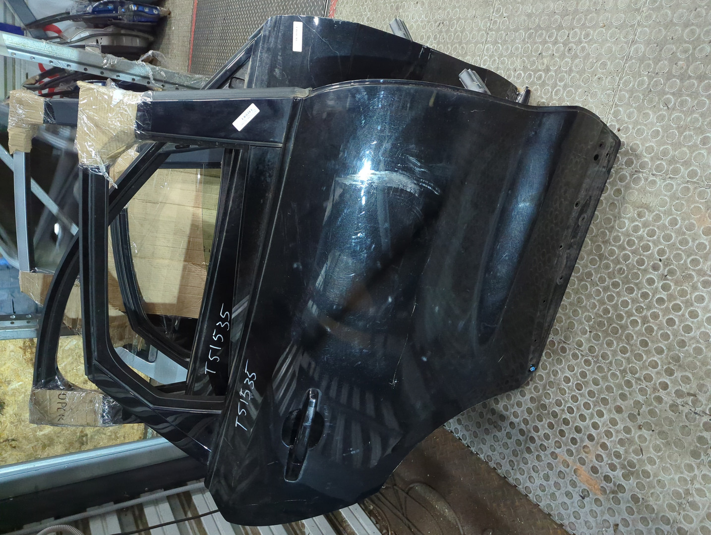 Дверь задняя правая