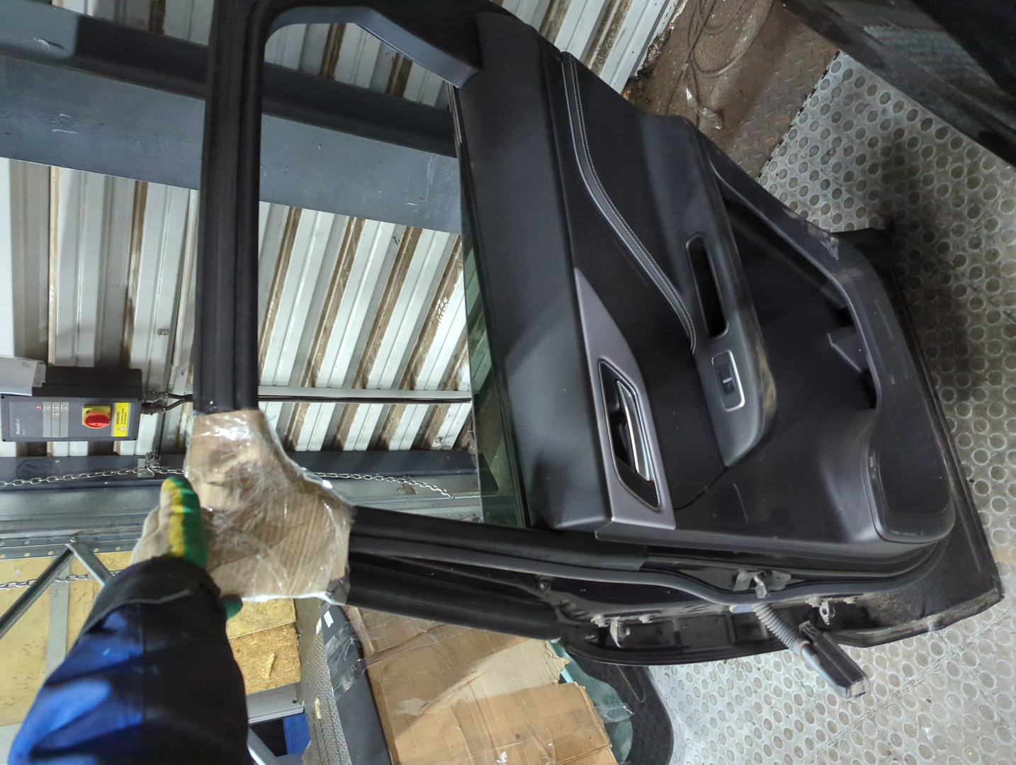 Дверь задняя правая