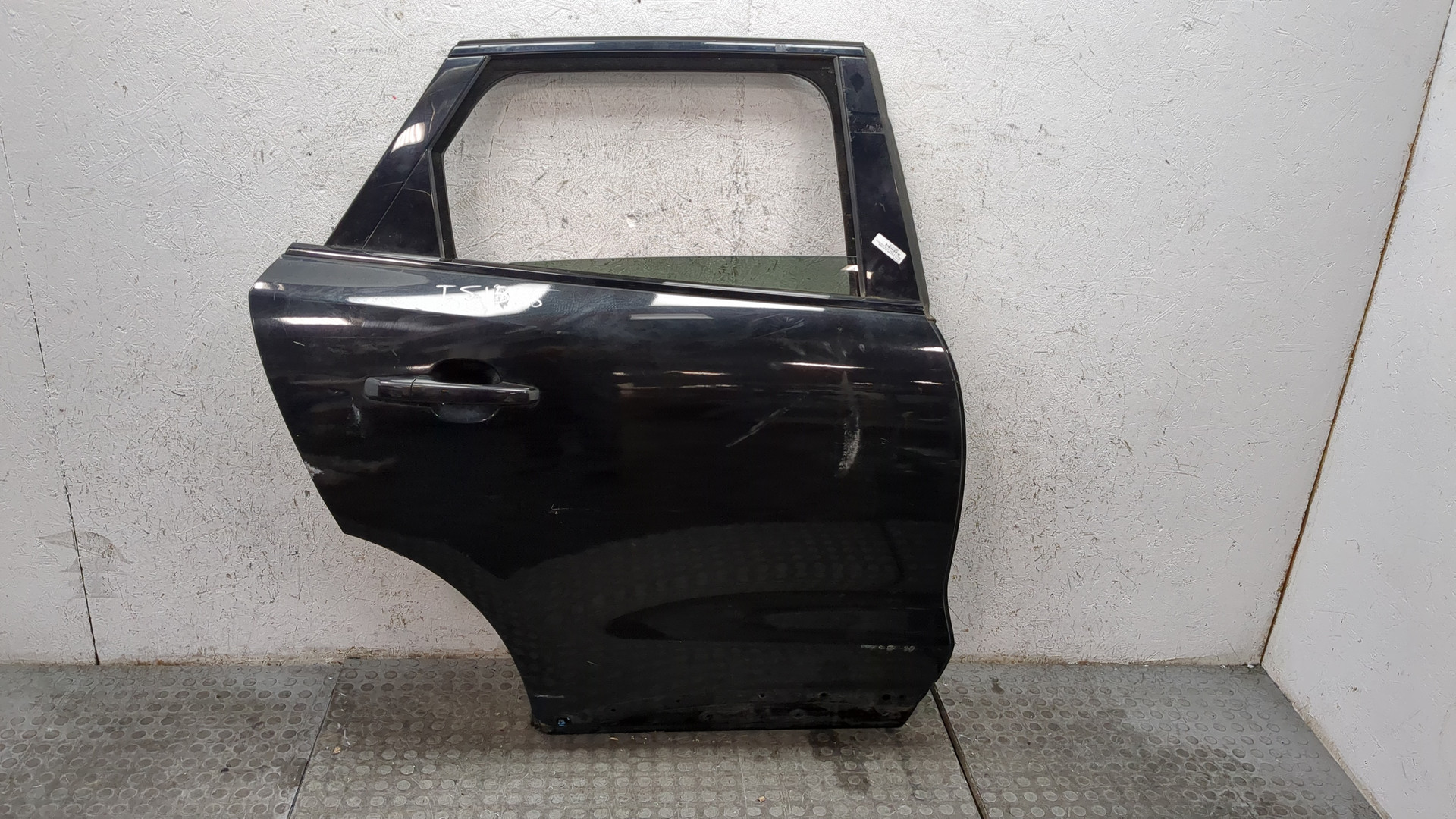 Дверь задняя правая