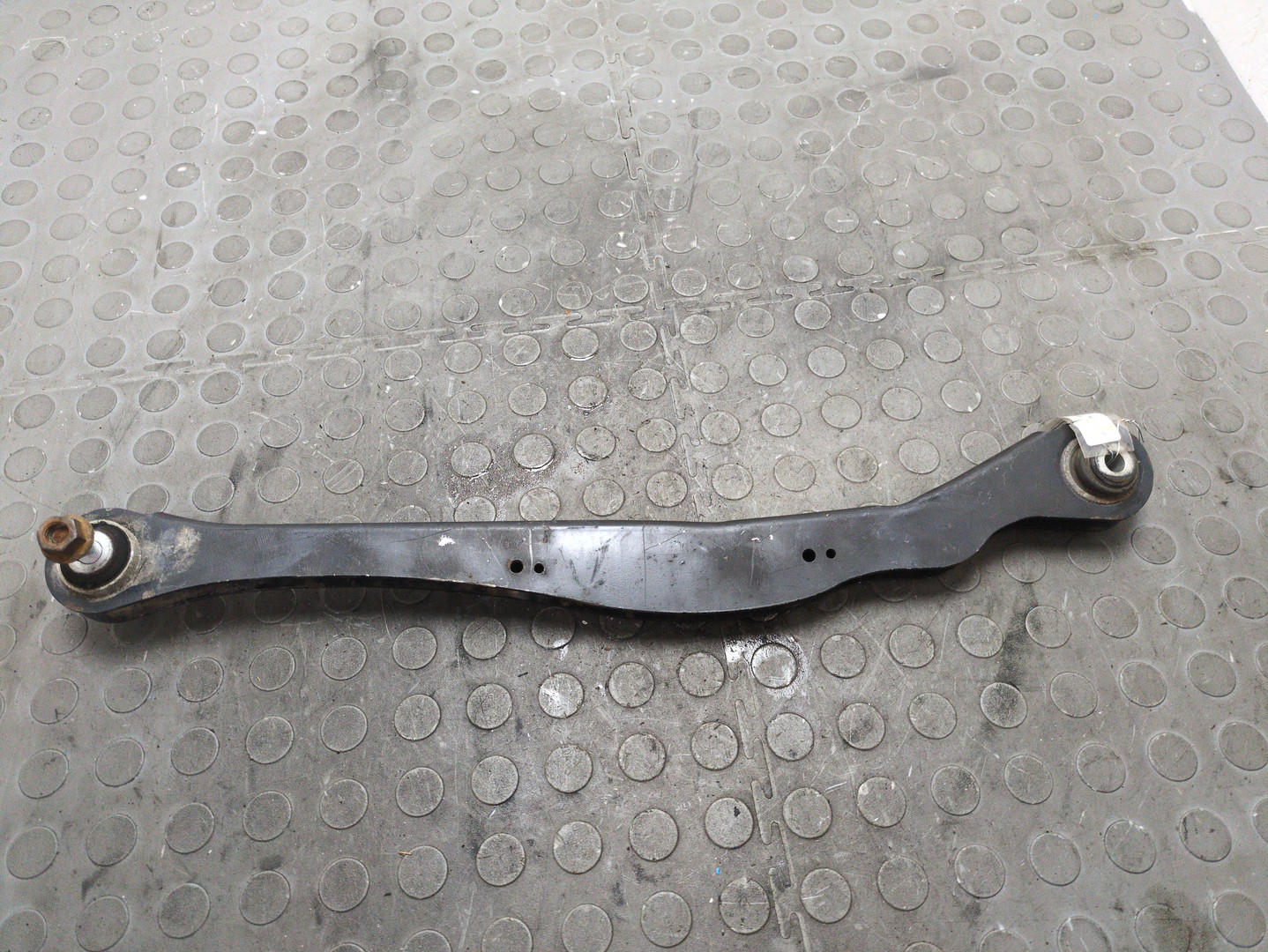 Рычаг задний левый