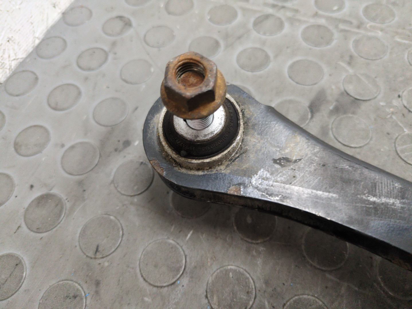 Рычаг задний левый