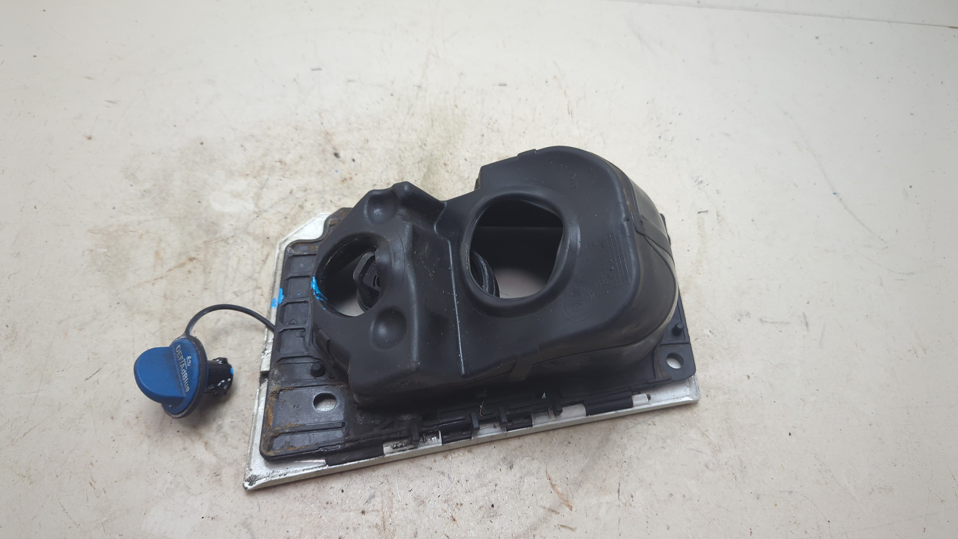 Лючок бензобака