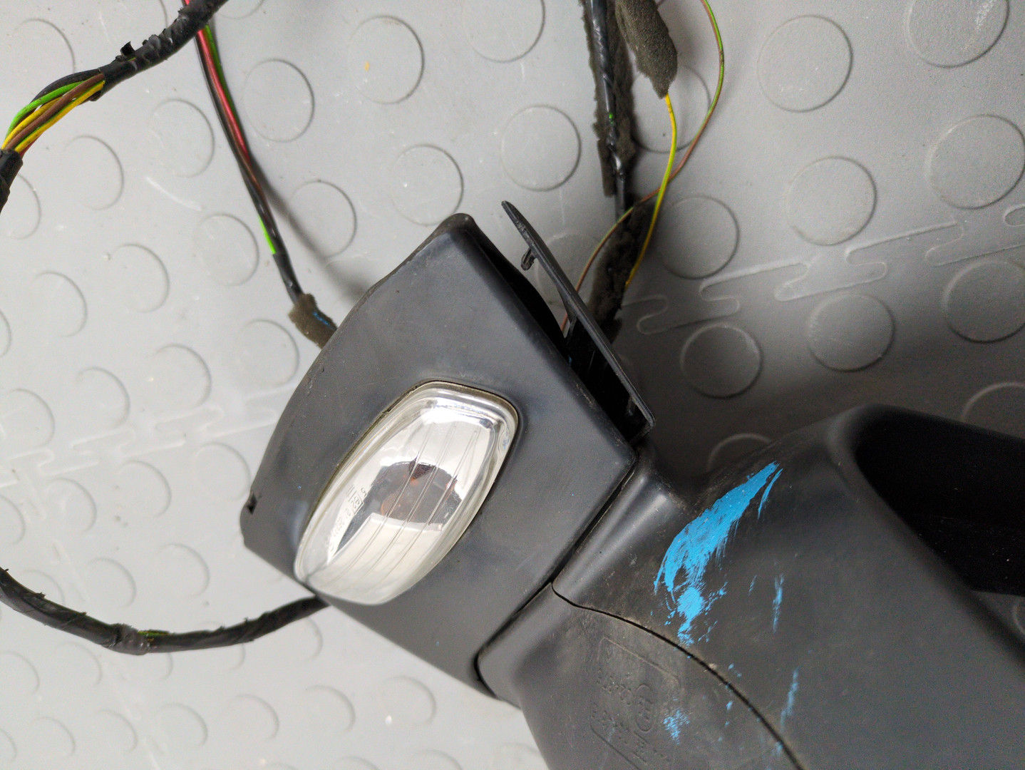 Зеркало правое электрическое