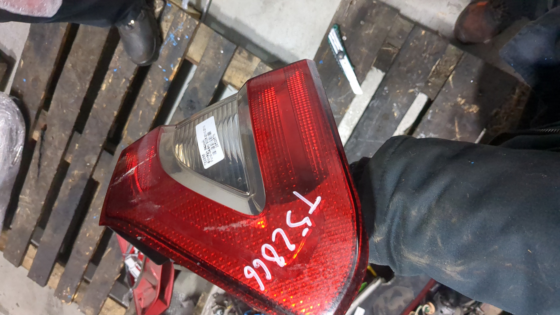 Фонарь задний левый