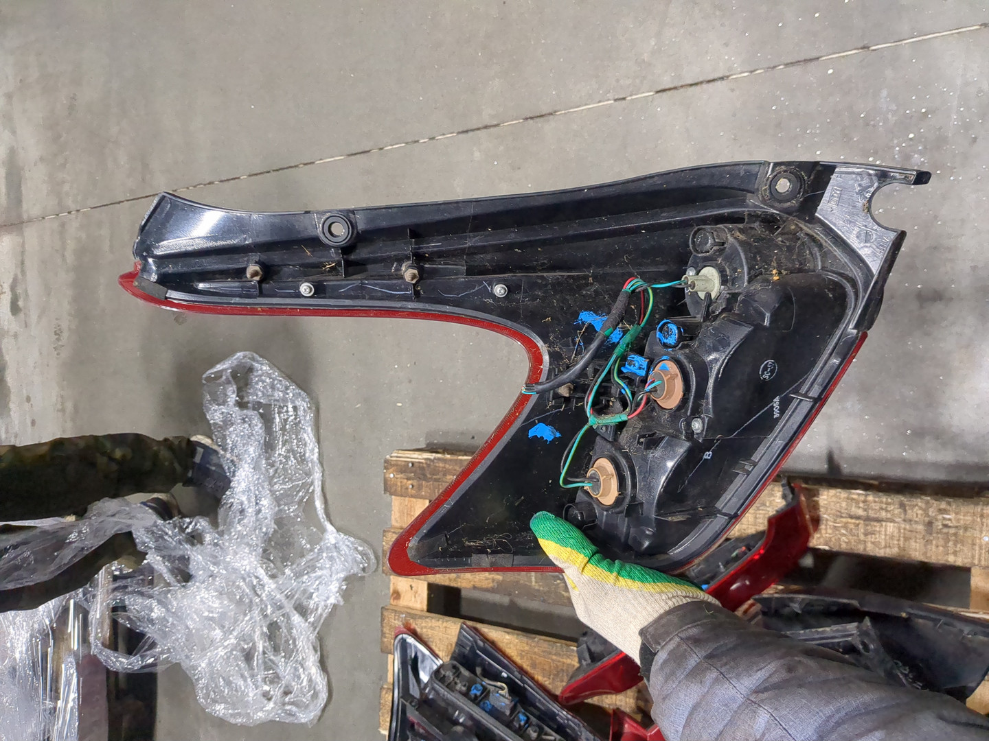 Фонарь задний правый